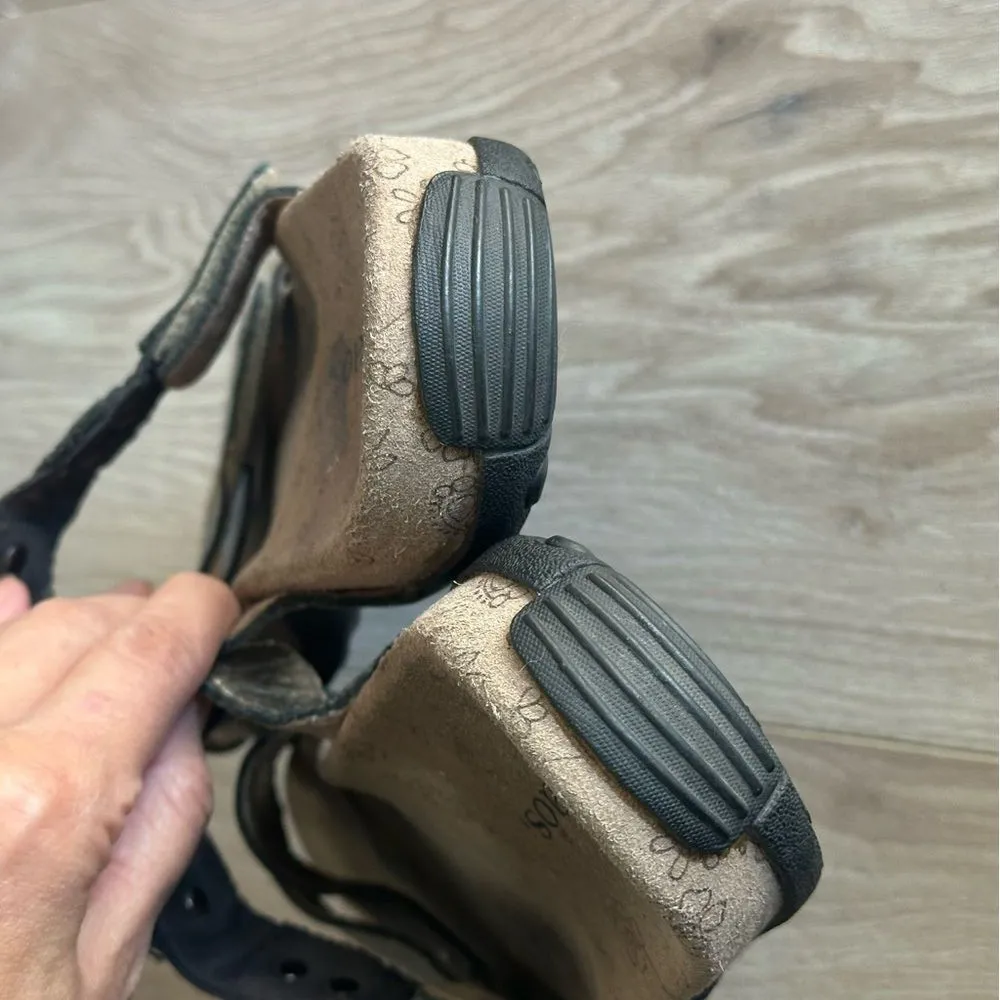 Taos OASIS Metallic Leather Strappy Slip On Slides Sandals Womens Sz 8 / 38 Eu - Image 9