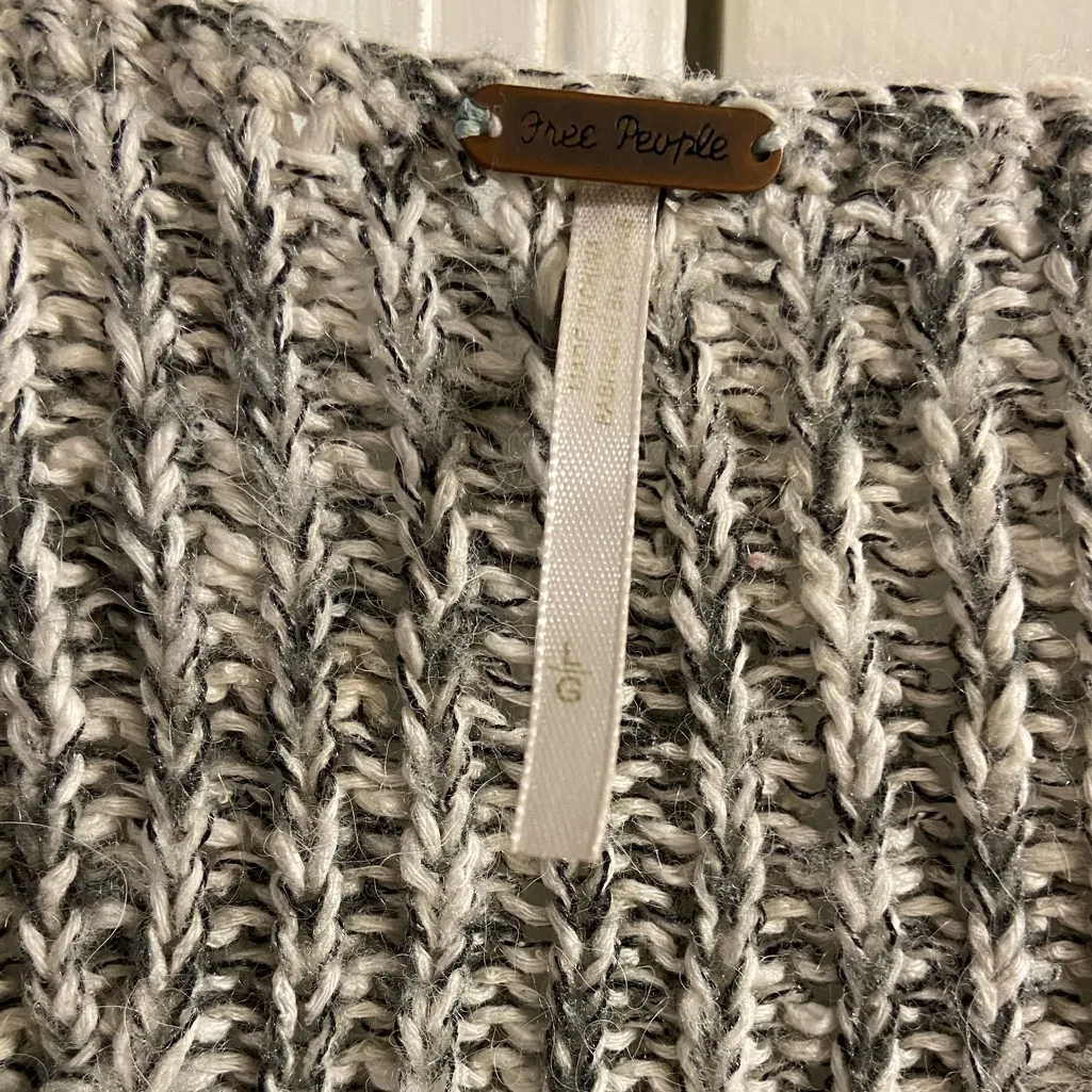 Free People  Pegasus west end marled grey cable knit sweater Large - Image 6