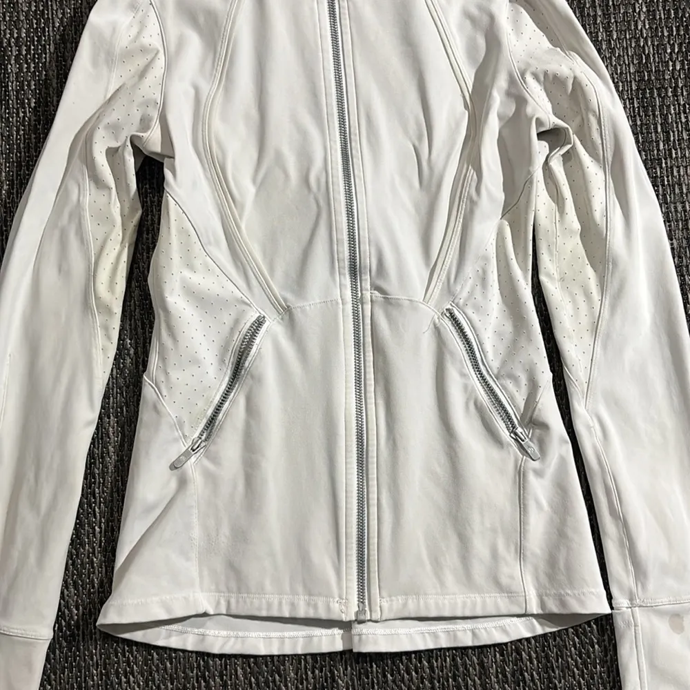 Lululemon  Sleek Essentials Jacket - Image 3