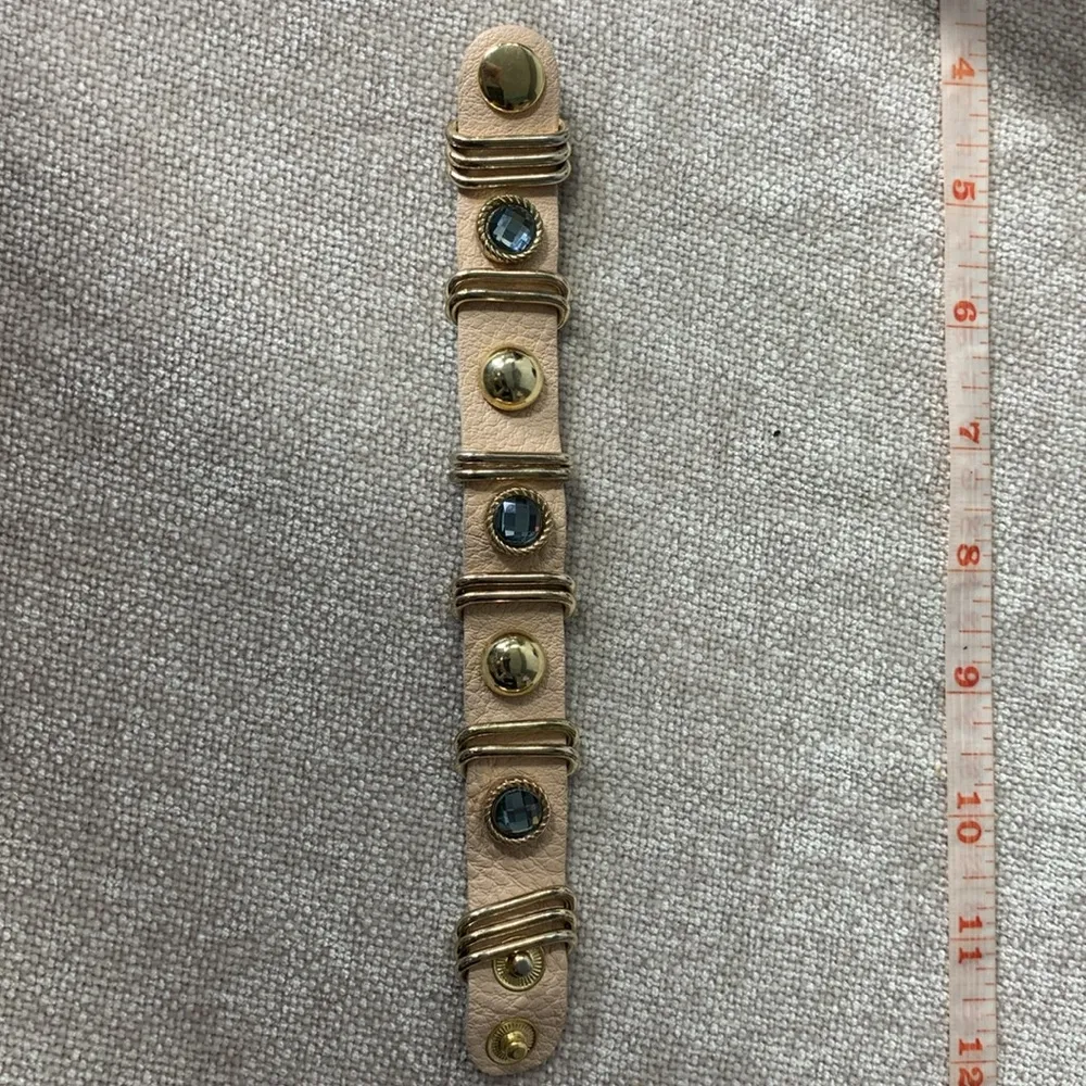 Vintage King Star Peach Cream Leather Faux Gem Gold Tone Bracelet - Image 3