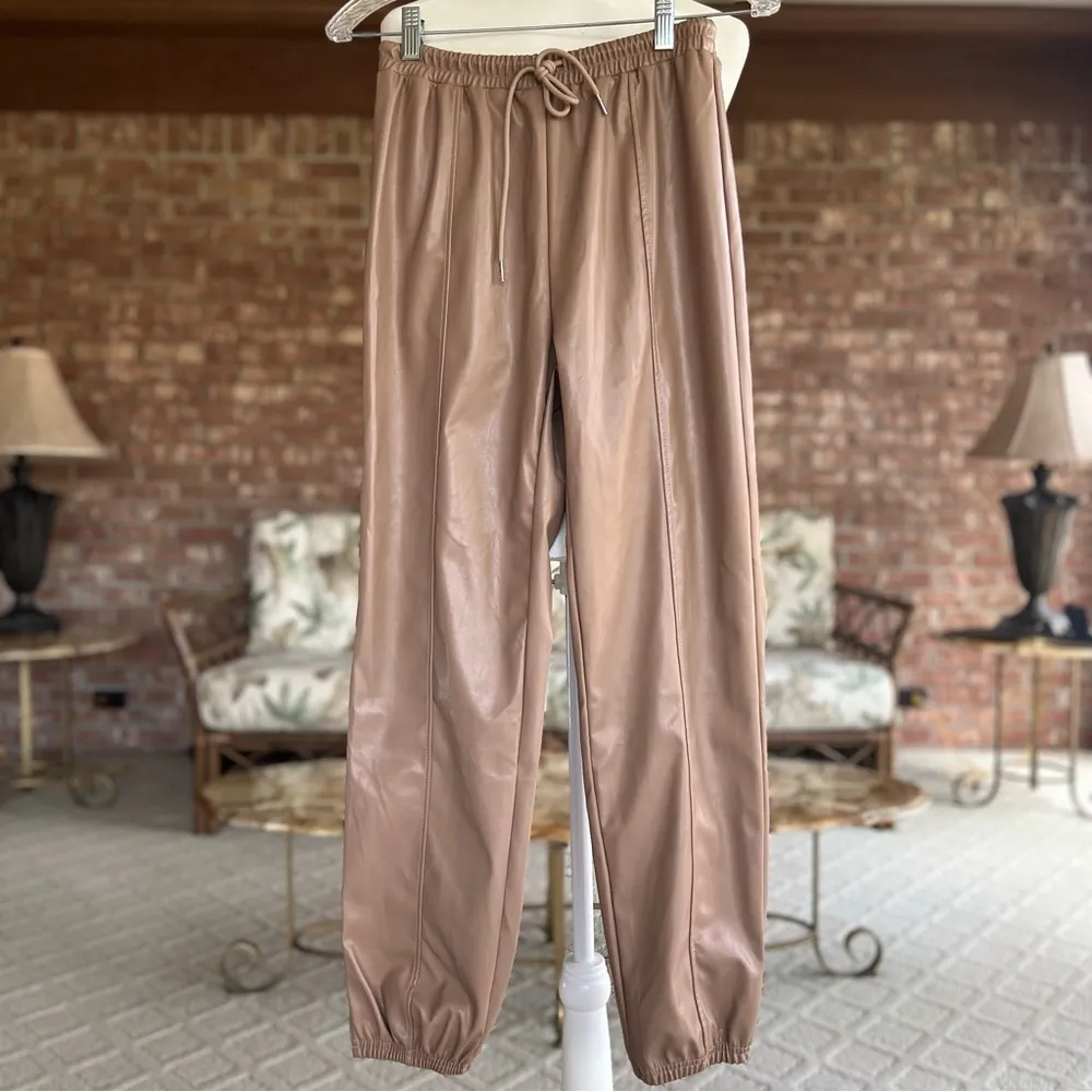 Floerns Tan Faux Leather High Waist Cropped Joggers NWT S - Image 3