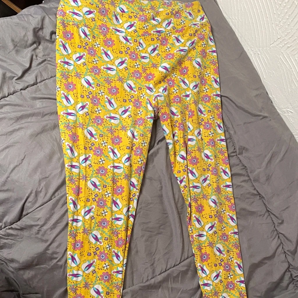 LuLaRoe Yellow Floral Leggings - Image 5