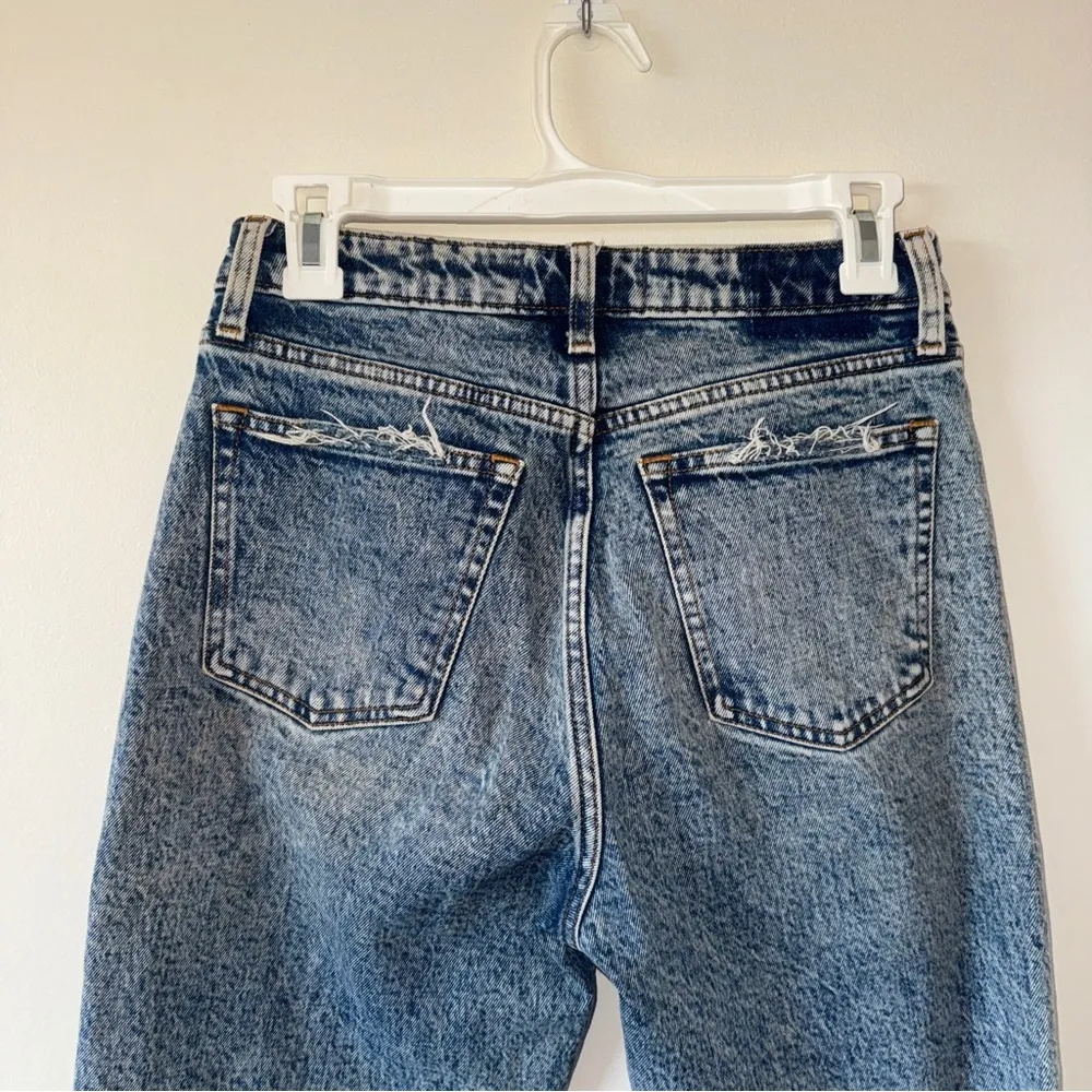 Abercrombie & Fitch The Mom High Rise Jeans Acid Wash
Denim Curve Love 26/2R - Image 6