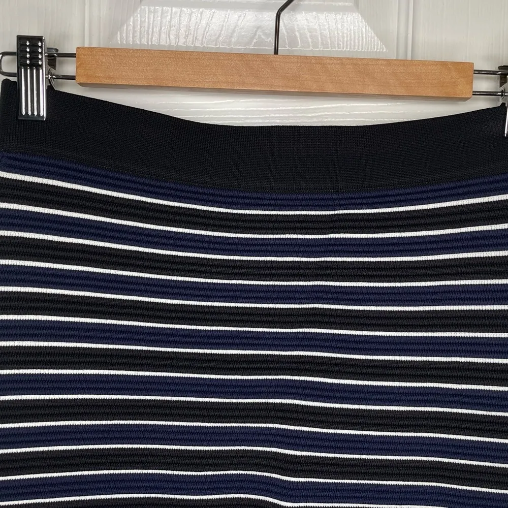 Jonathan Simhkai Midi Pencil Skirt Sz Medium Ribbed Bodycon Blue White Black EUC - Image 6