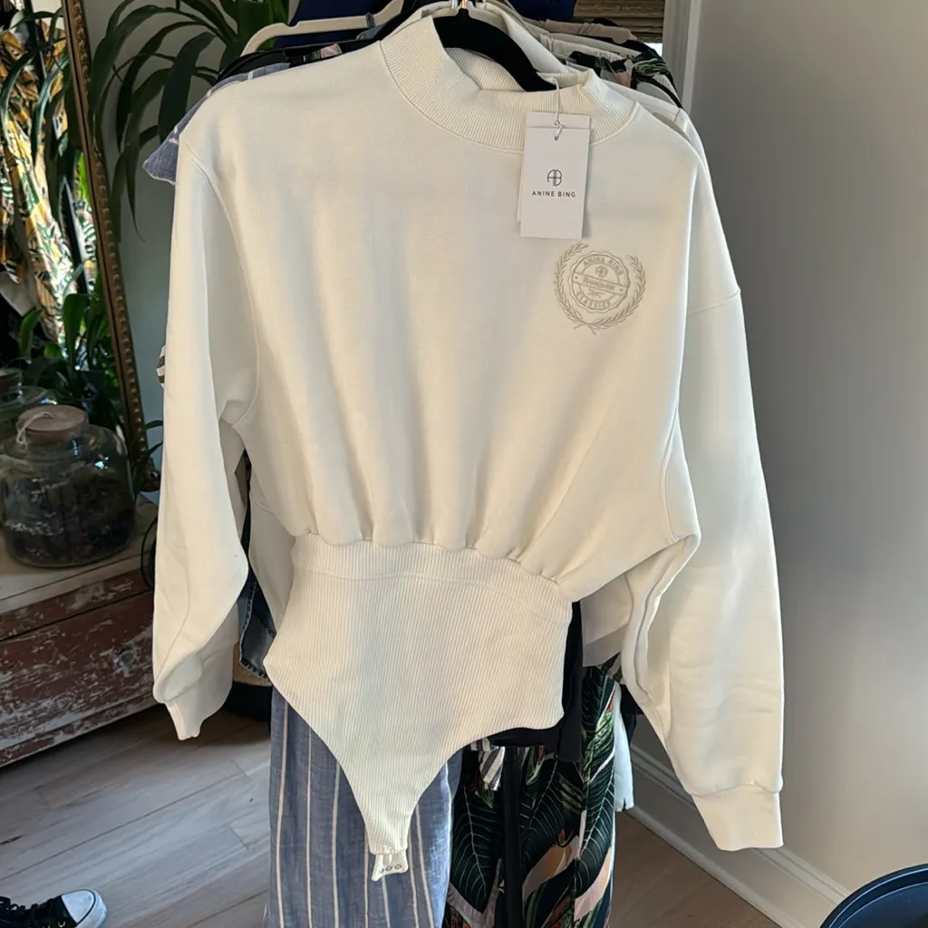 NWT Anine Bing Reebok size small white/off white sweatshirt bodysuit - Image 4