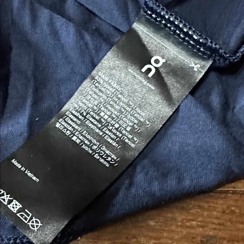 On Running Women’s Deep Blue Active Tank Top, Open Back, Large - Image 4