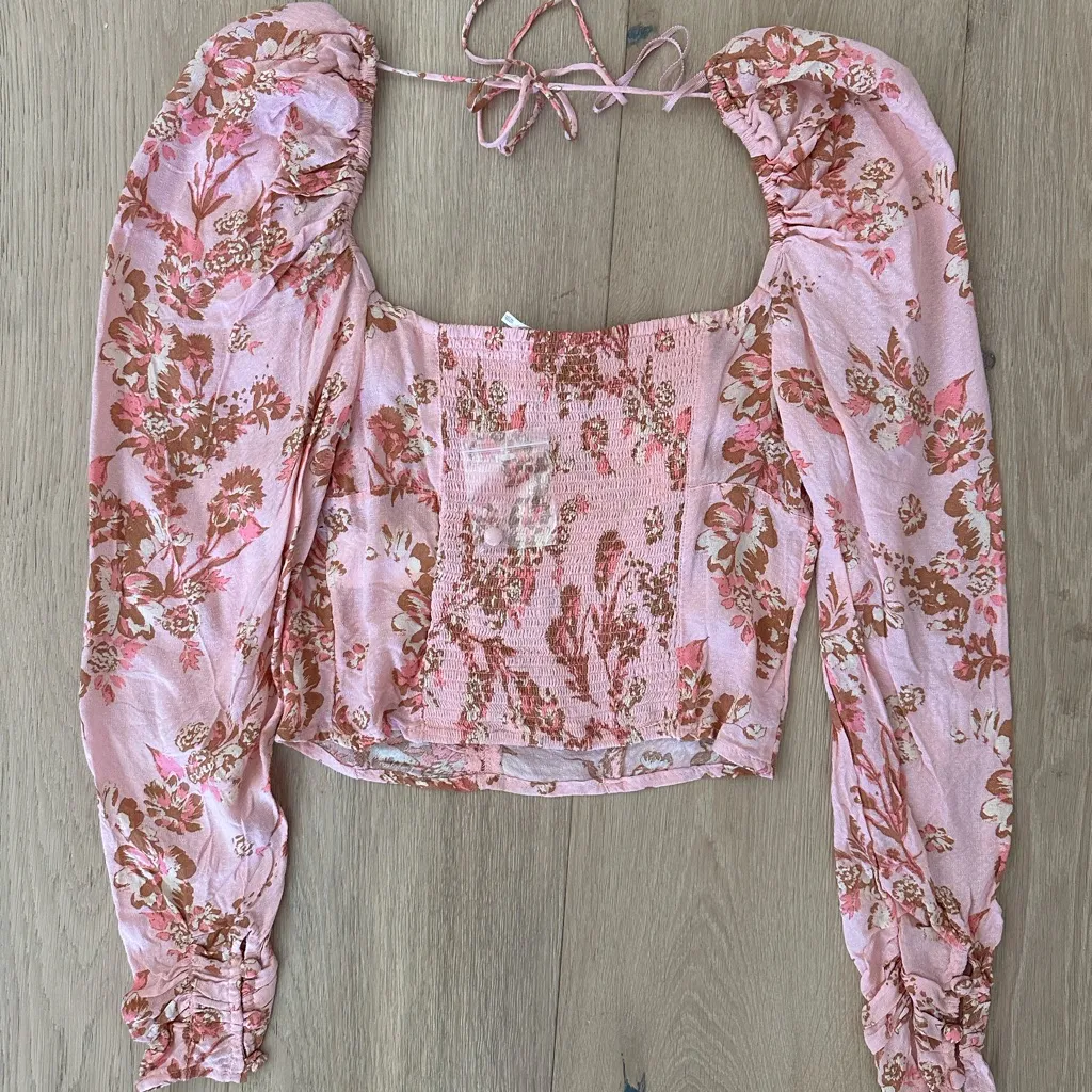 NWT *plastic* Hilary Print Keyhole Neck Top - Image 9