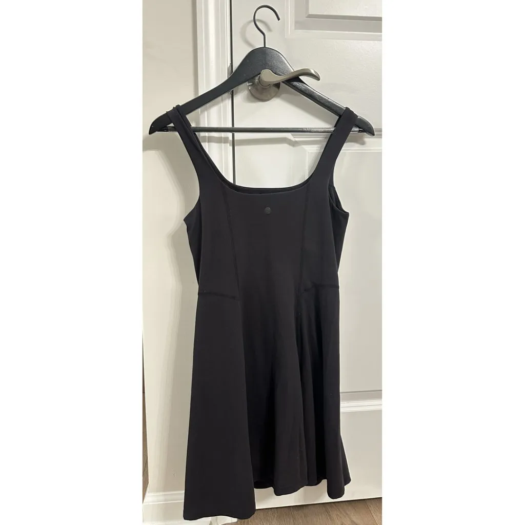 ZELLA Luxe Lite Court Dress with Interior Shorts in Black Size Small - Image 5