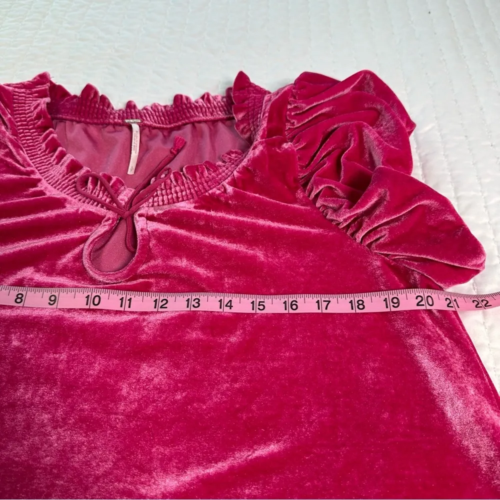 Free People Fuchsia Crop Top Terese Velvet Shorts Puff Sleeve Keyhole Tie Neck - Image 6