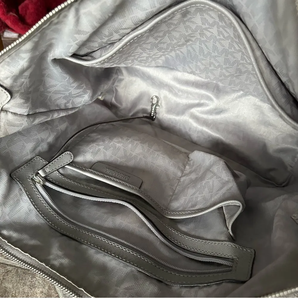 Michael Kors Jet Set East West Top Zip Tote Bag Grey Saffiano Leather Purse - Image 8