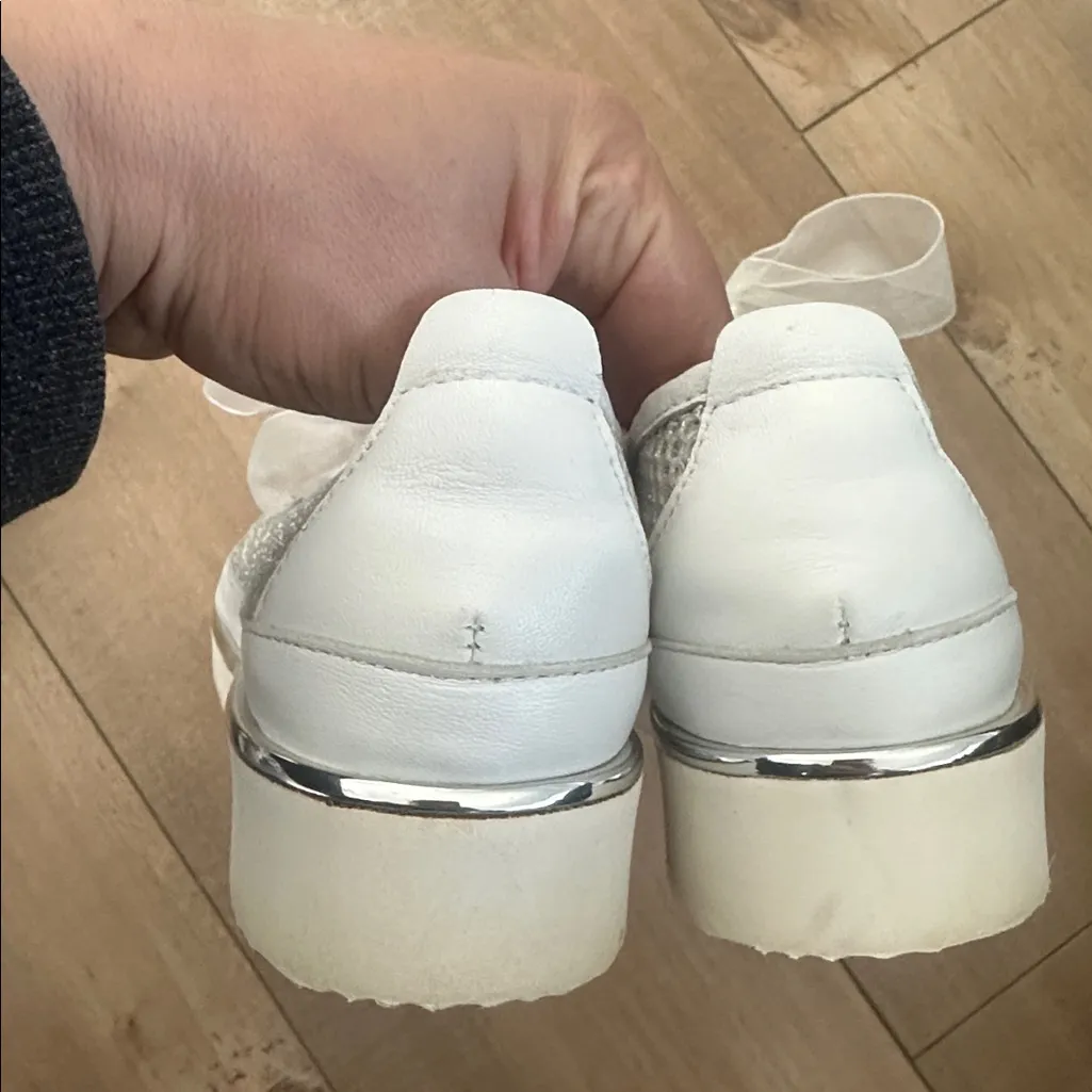 Ron White Novalee Mesh Lace Up Sneaker Silver Sz 7 (37.5) - Image 9