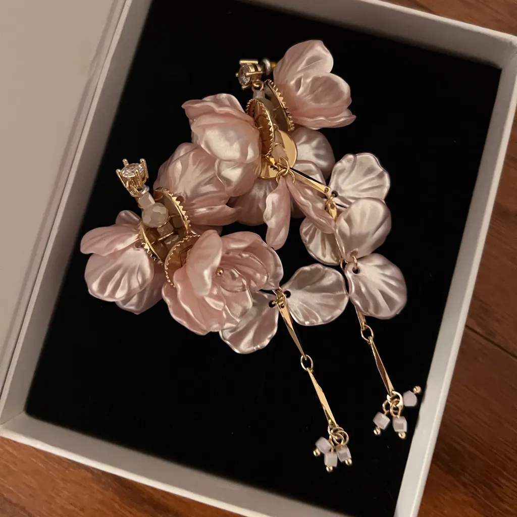 Anthropologie Blossom Drop Earrings light pink - Image 6