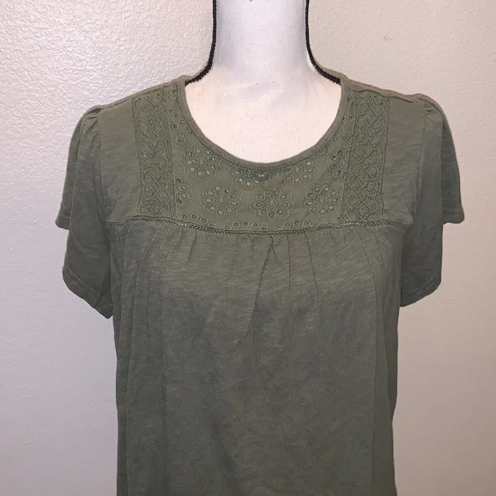 Ella Moss green lace keyhole short sleeve top - Image 3
