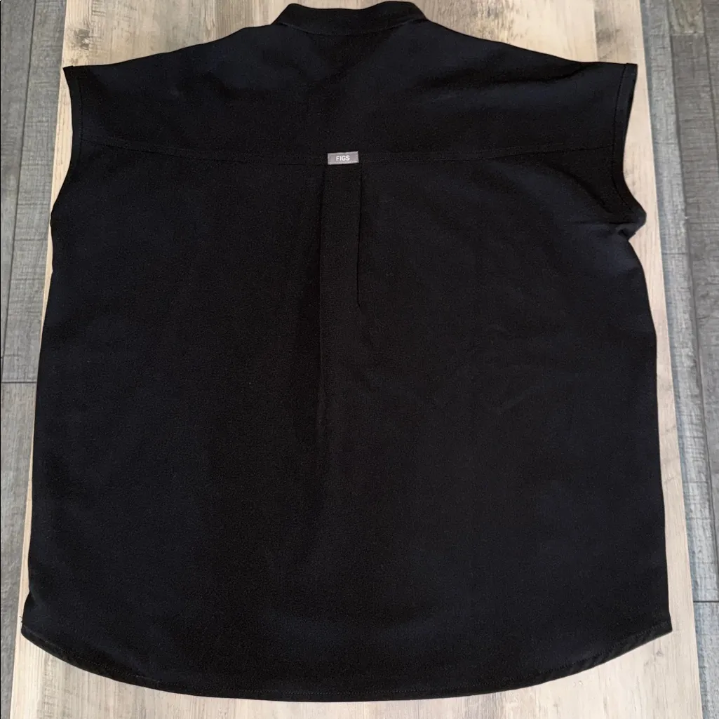 Figs Women's Black Oversized Sleeveless Top - Image 3