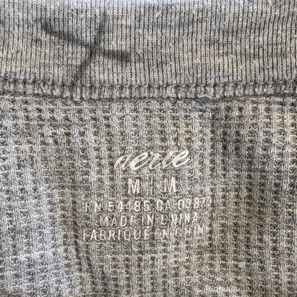 Aerie Gray Long Sleeve Ribbed Waffle Knit Cropped Long Sleeve Shirt Size Medium - Image 4