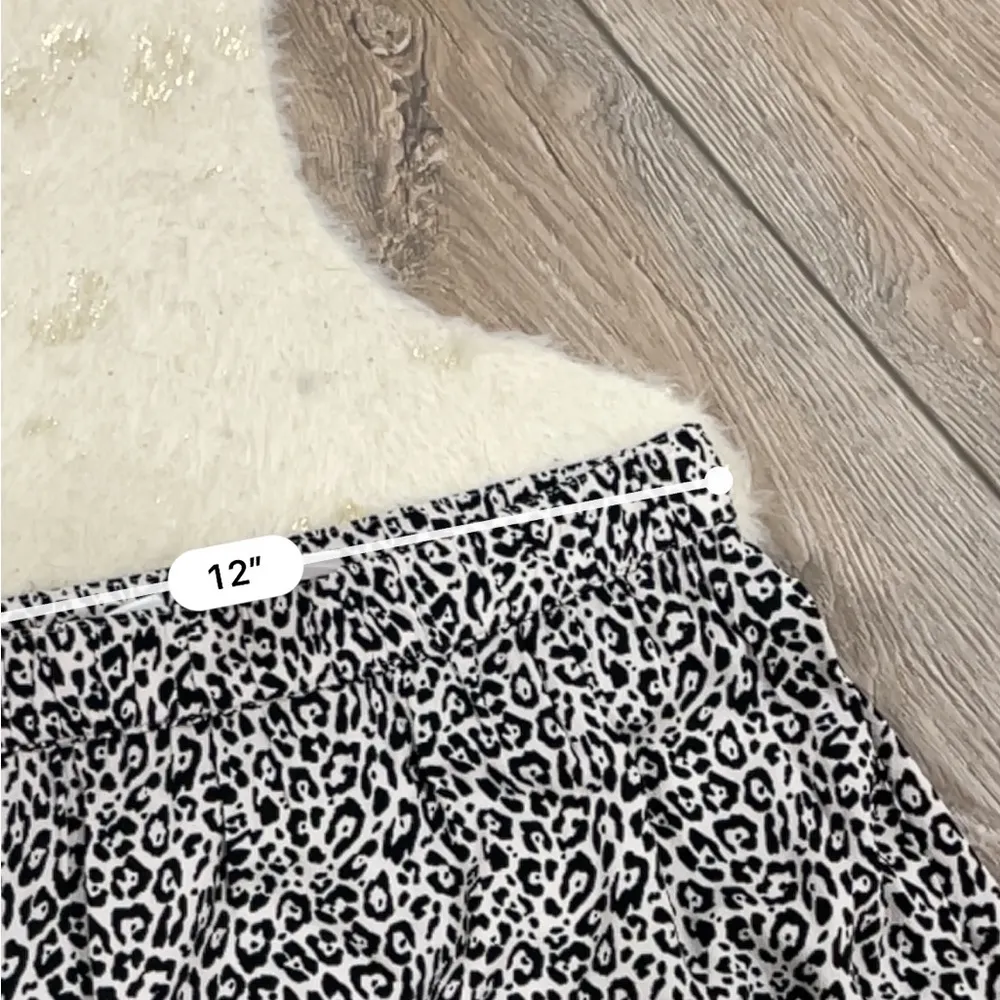 American Eagle leopard print black white mini skirt - Image 4