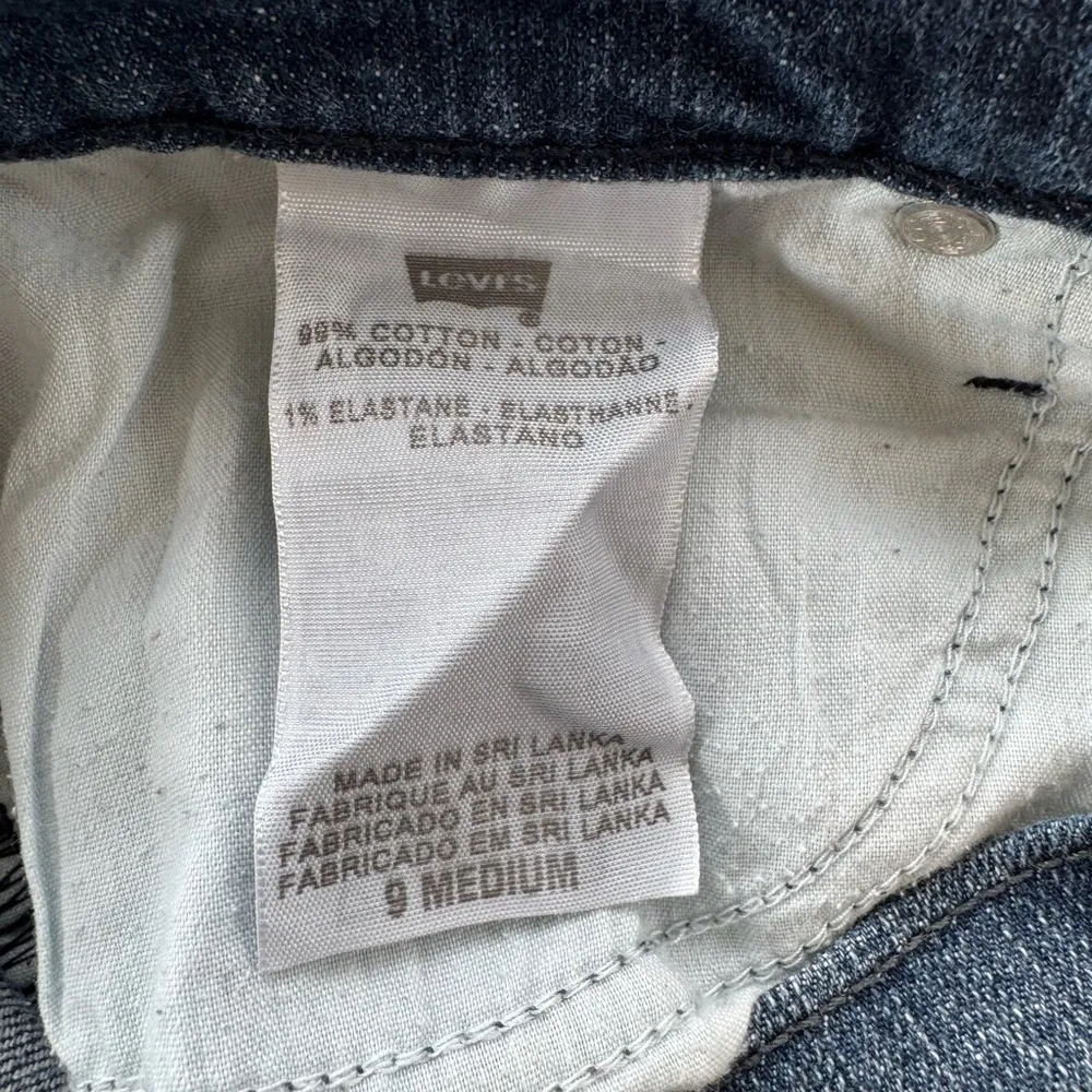 Levi’s Vintage Y2K Dark Wash Low Rise Denim Jeans Size 9M - Image 4