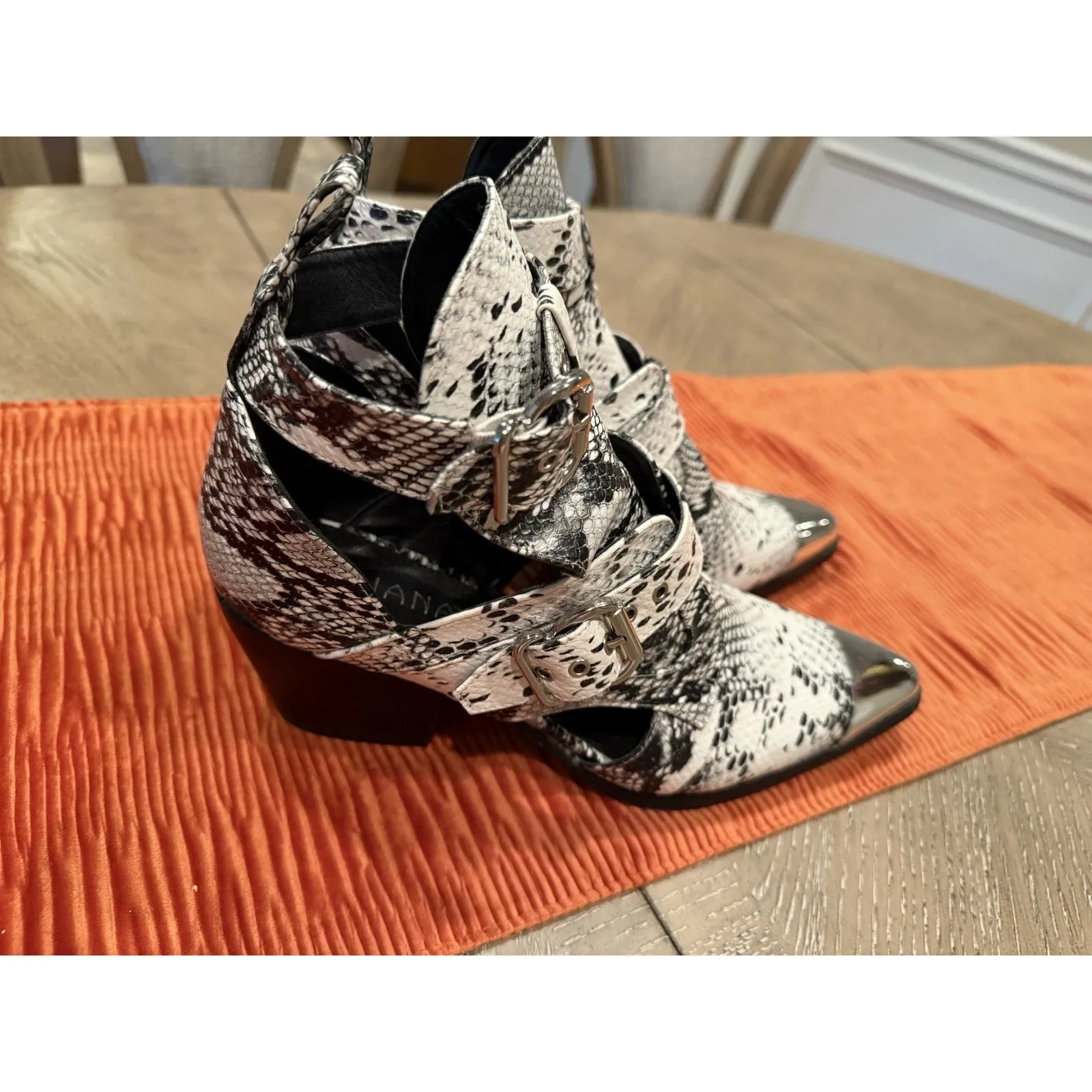 Liliana Snakeskin Cutout Buckle‎ Boots Western Pointed Toe Size 10 - Image 3