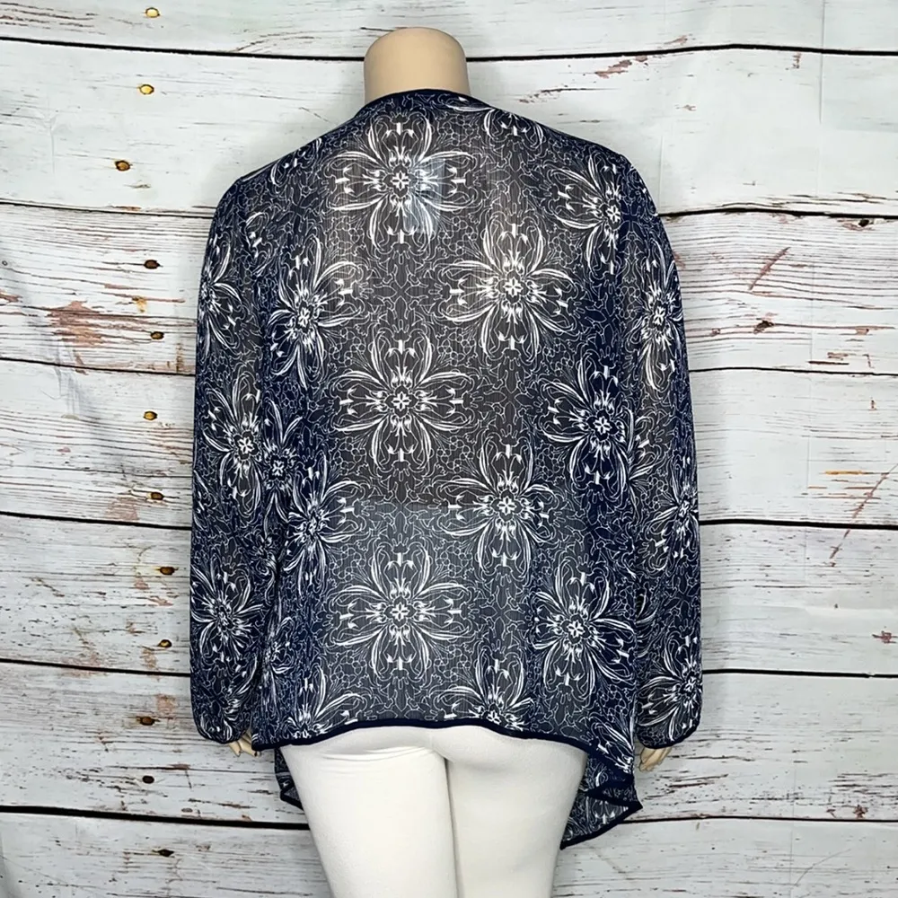 Lane Bryant NWT Size 22/24 Blue & White Floral Print Sheer Cardigan Jacket - Image 3