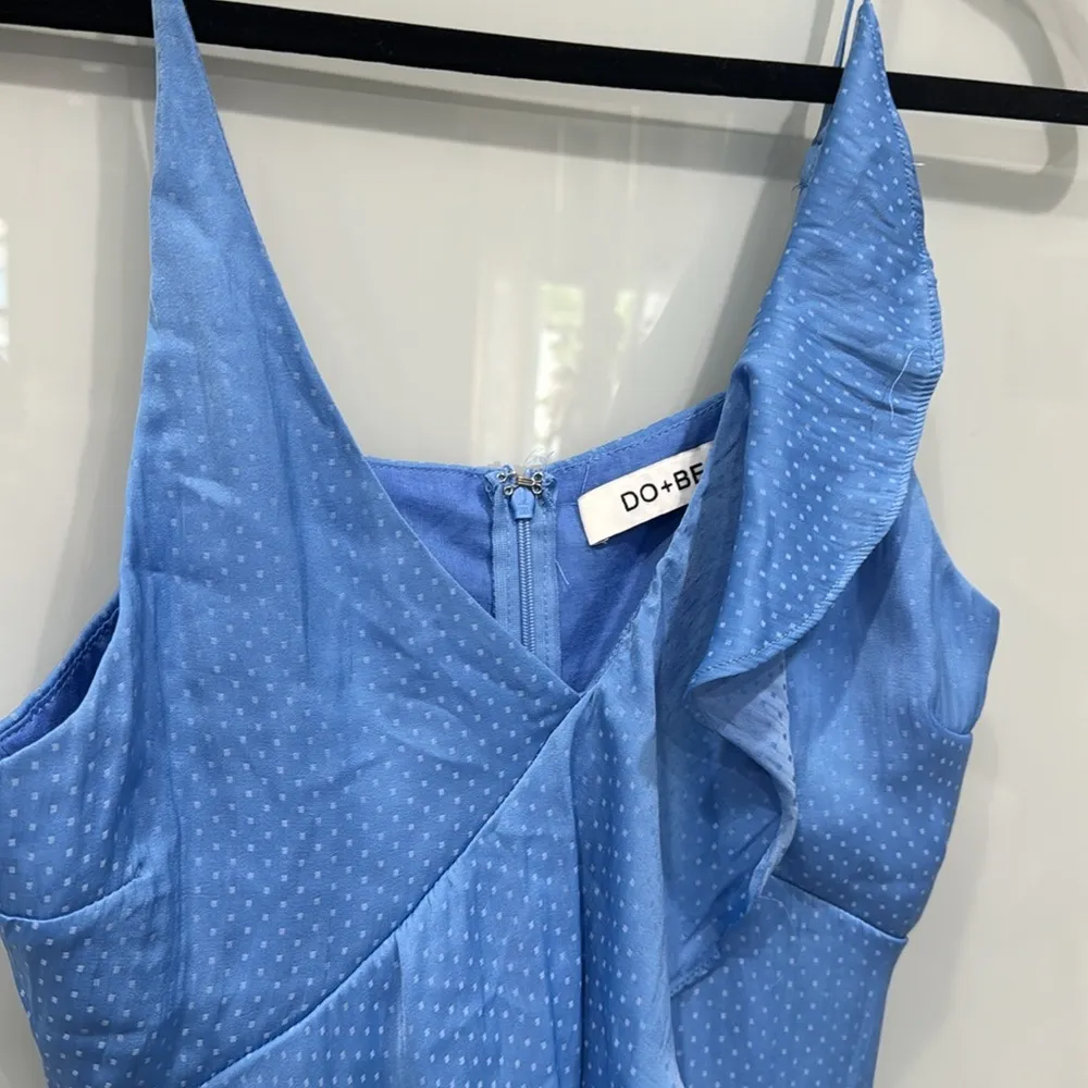 Do+Be Women’s Tank Top Cami V-Neck Plunge Light Blue Ruffle Sz Large - Image 2