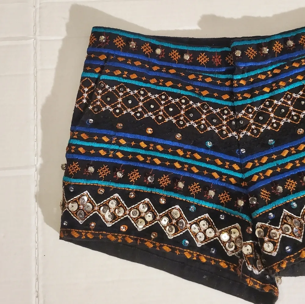 🔥SALE🔥 Lucky Brand Multicolor Embroidered Sequin Shorts S - Image 5