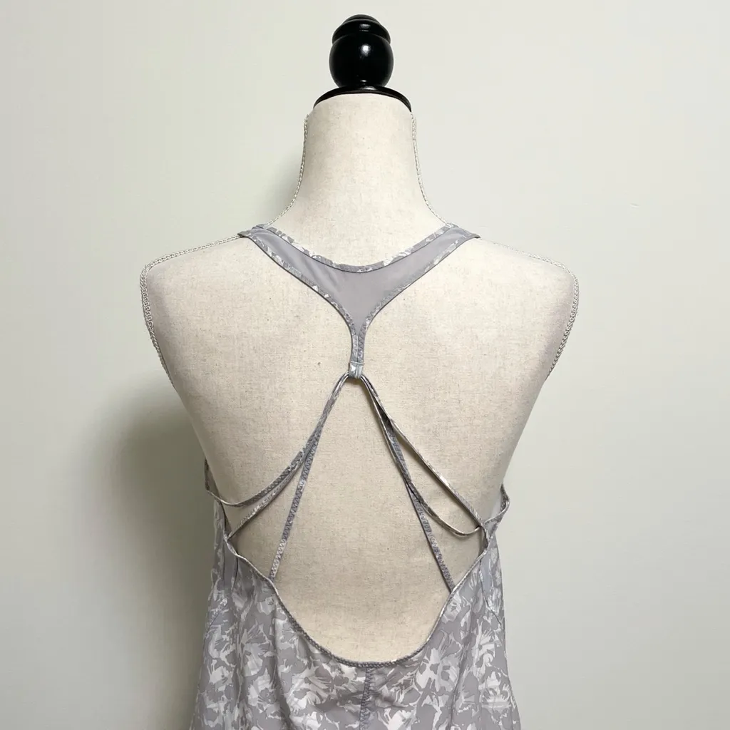 Lululemon 5 Mile Singlet Fleur Sombre Silver Fox - Image 8
