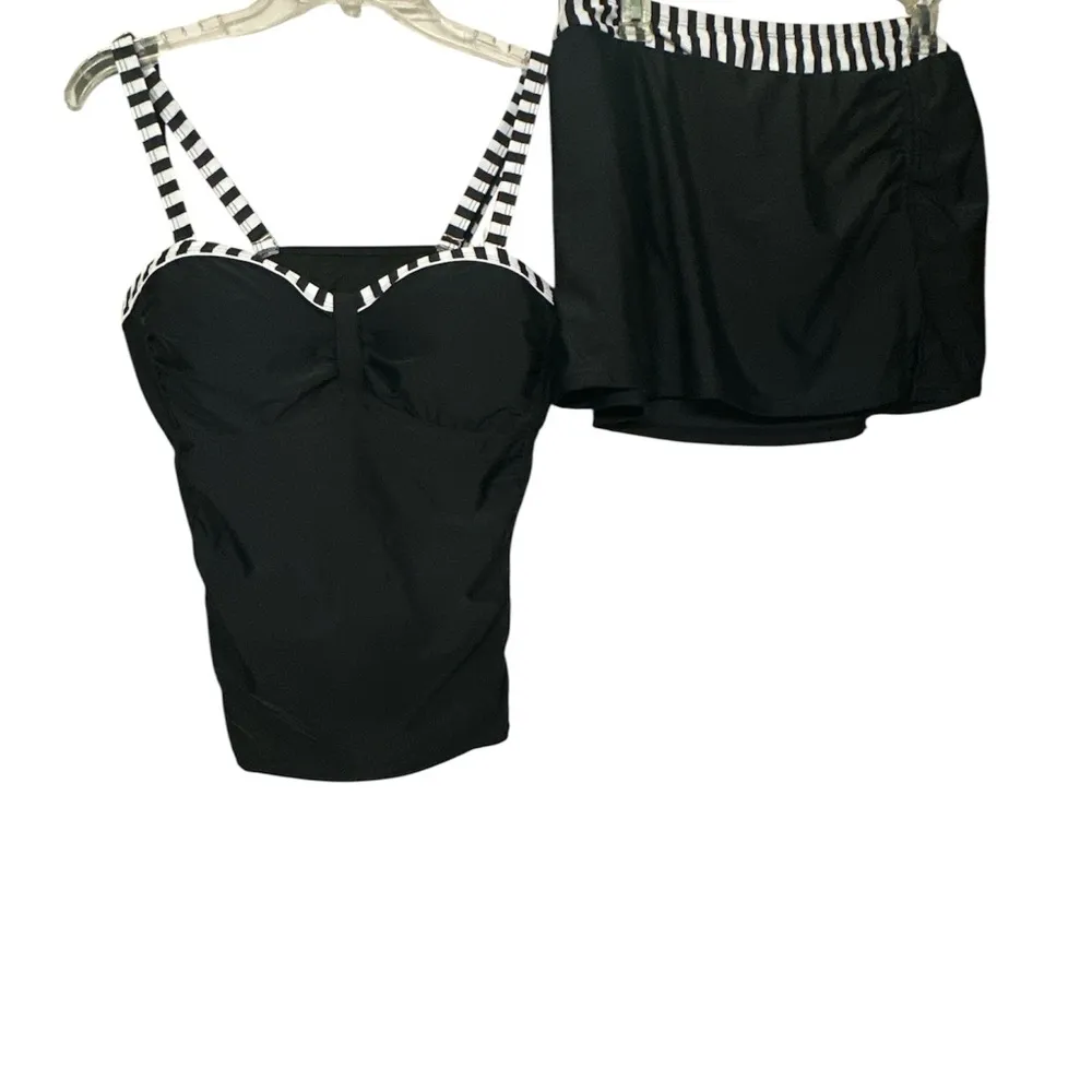 Elegant Black & White Women's swimsuit Size L - Image 5
