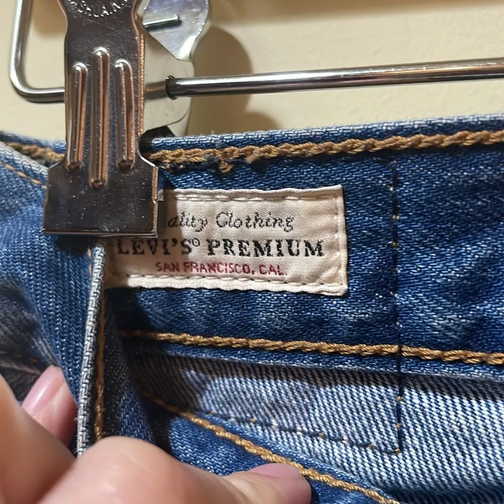 Womens Levi’s Premium Wedgie Button Fly Straight Leg Jeans - Image 3