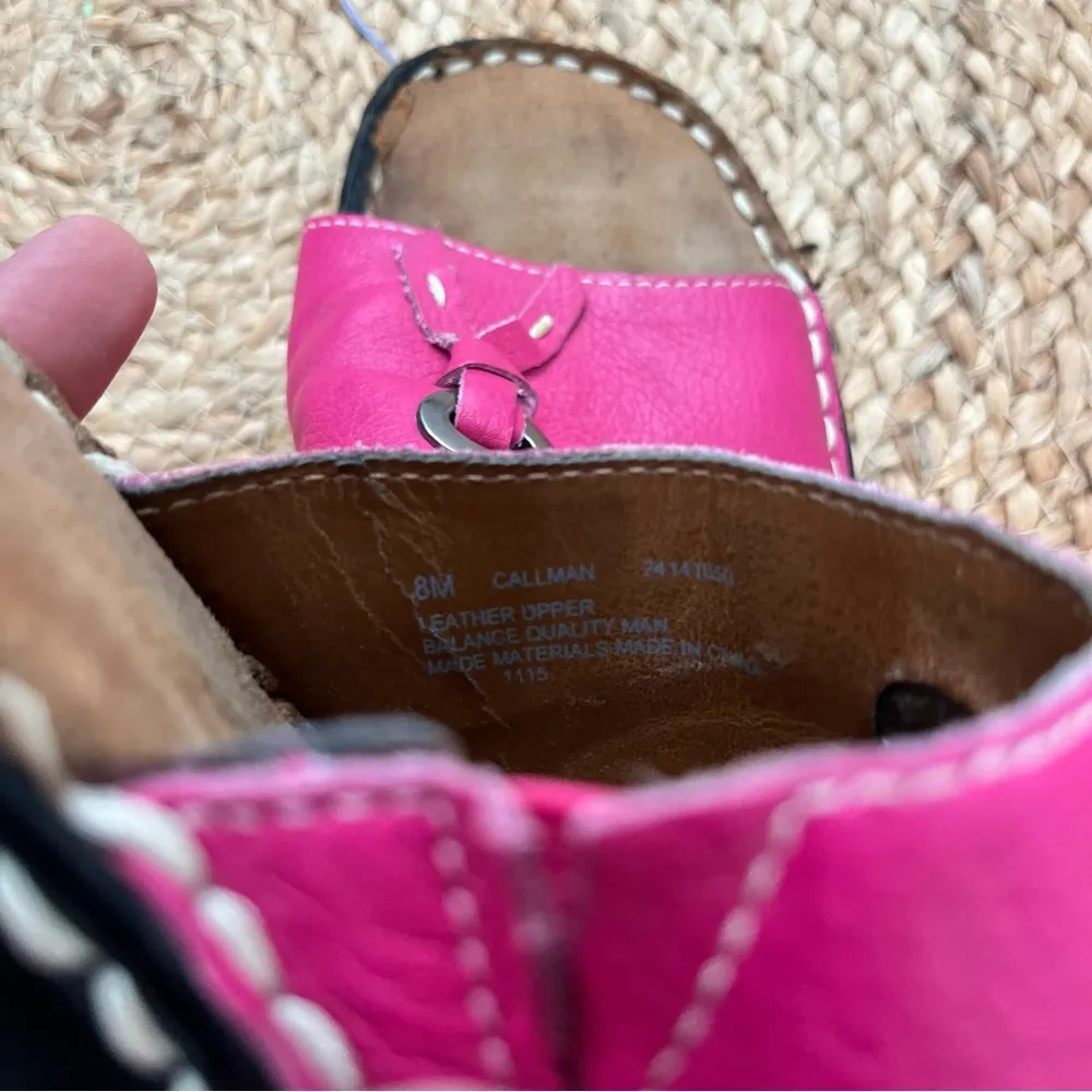 Naturalizer Callman slip on sandal in magenta size 8 - Image 4