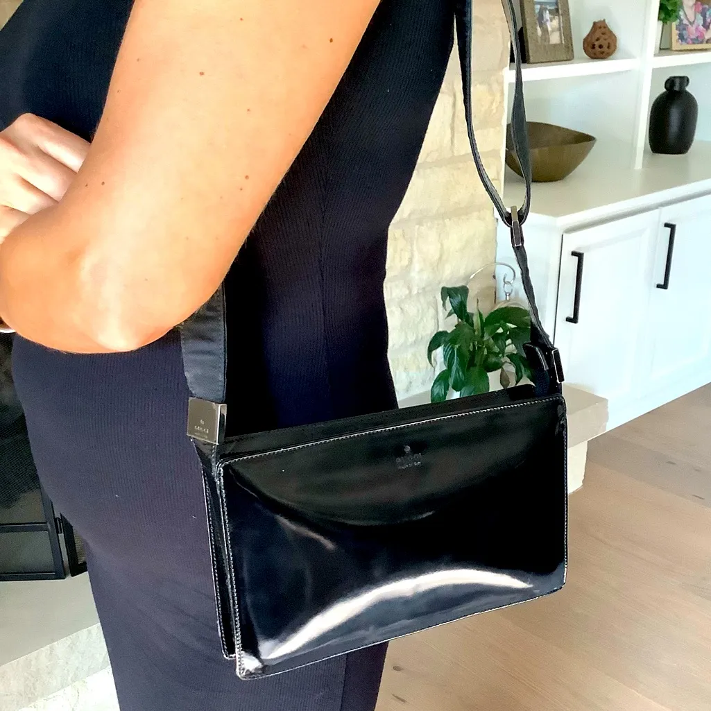 Authentic GUCCI leather crossbody 🖤🖤🖤 - Image 2