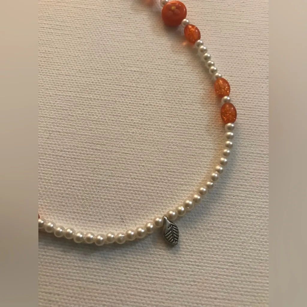 White Orange Beaded Necklace Choker Silver Tone Leaf Glass Beads Faux Pearls 14” - Image 3