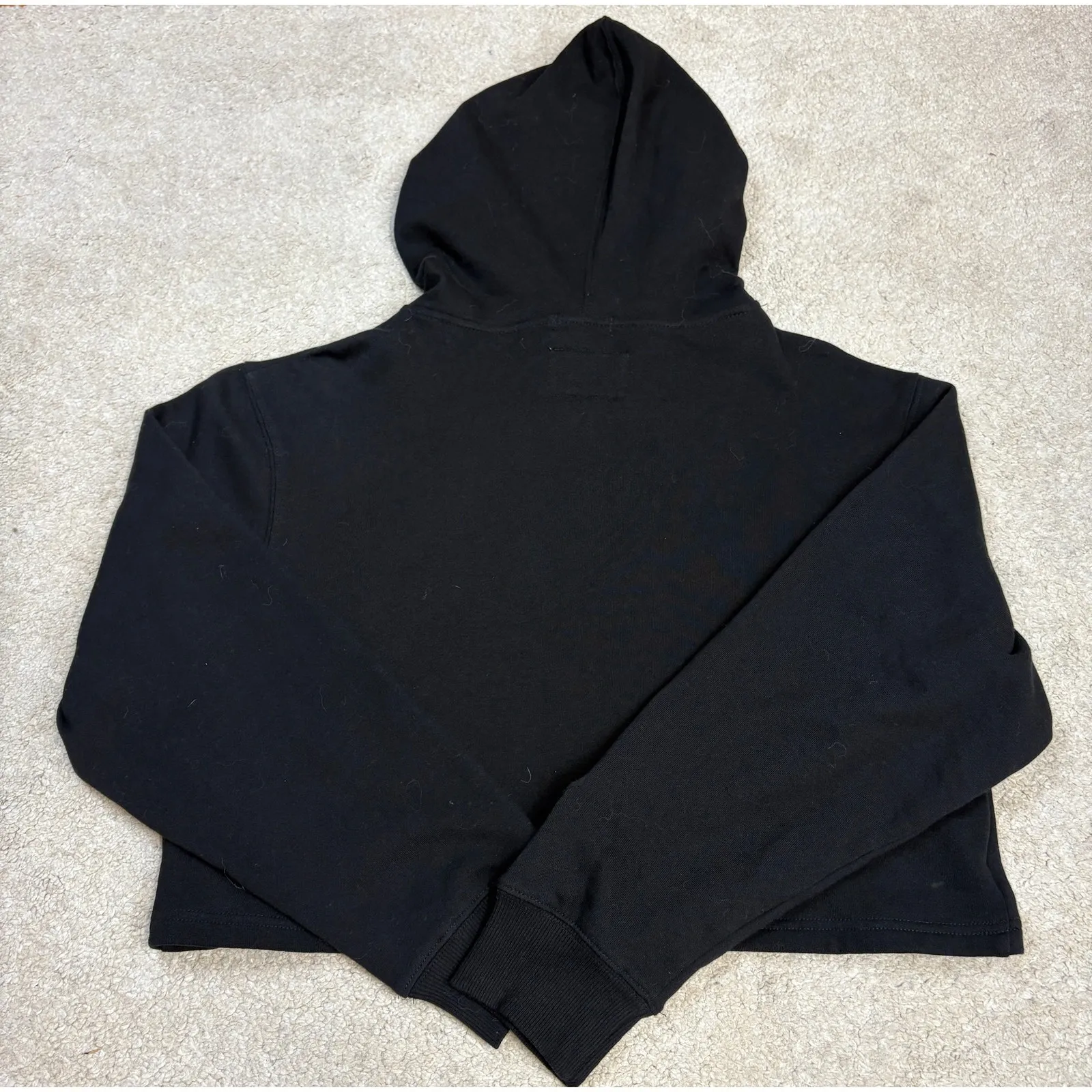 NWT Women's Mitchell & Ness Chicago Bulls Big Face 4.0 Cropped Hoodie Size L - Image 2