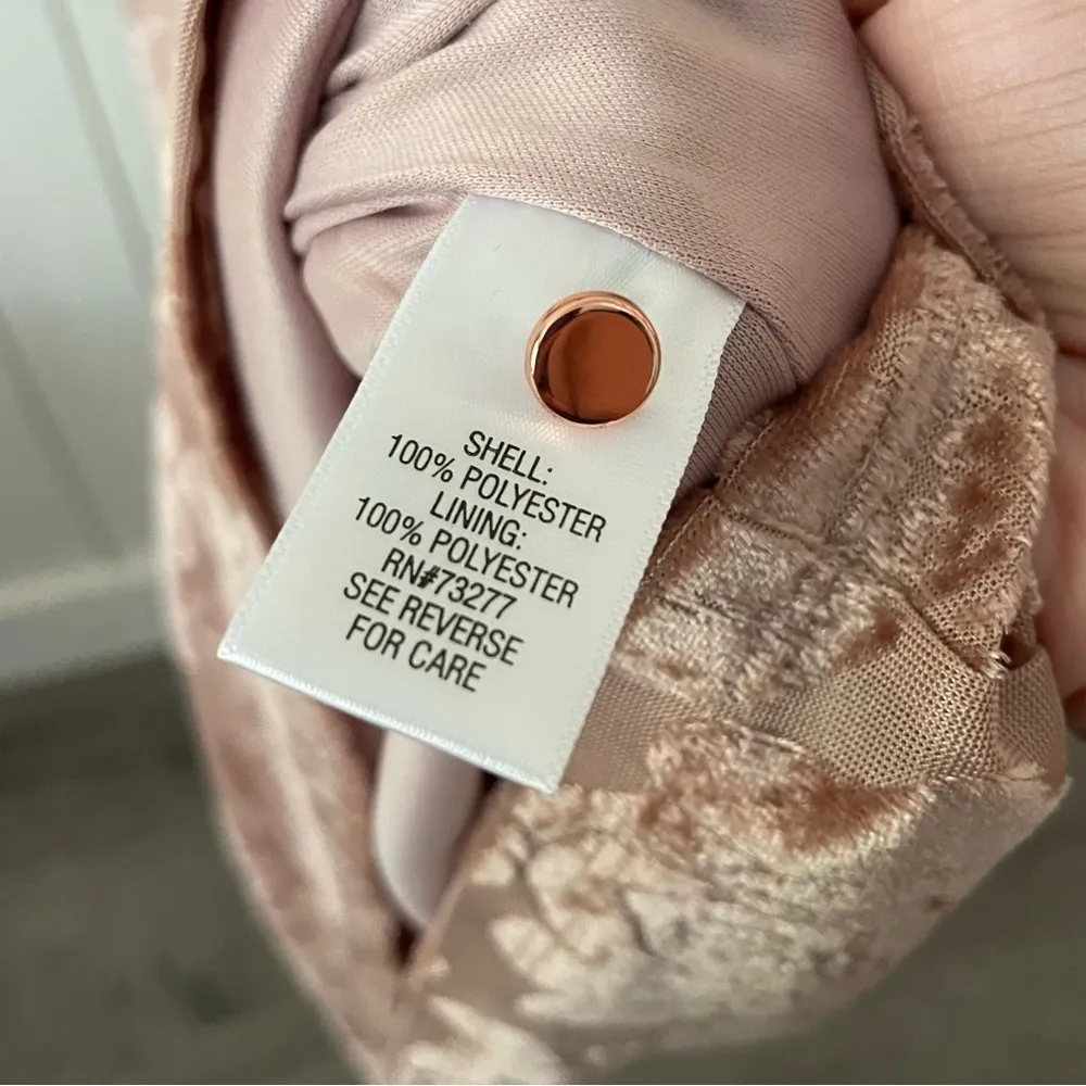 Candie’s NWT Pink Velvet Rose Mini Sleeveless Printed Flowy Dress - Image 4