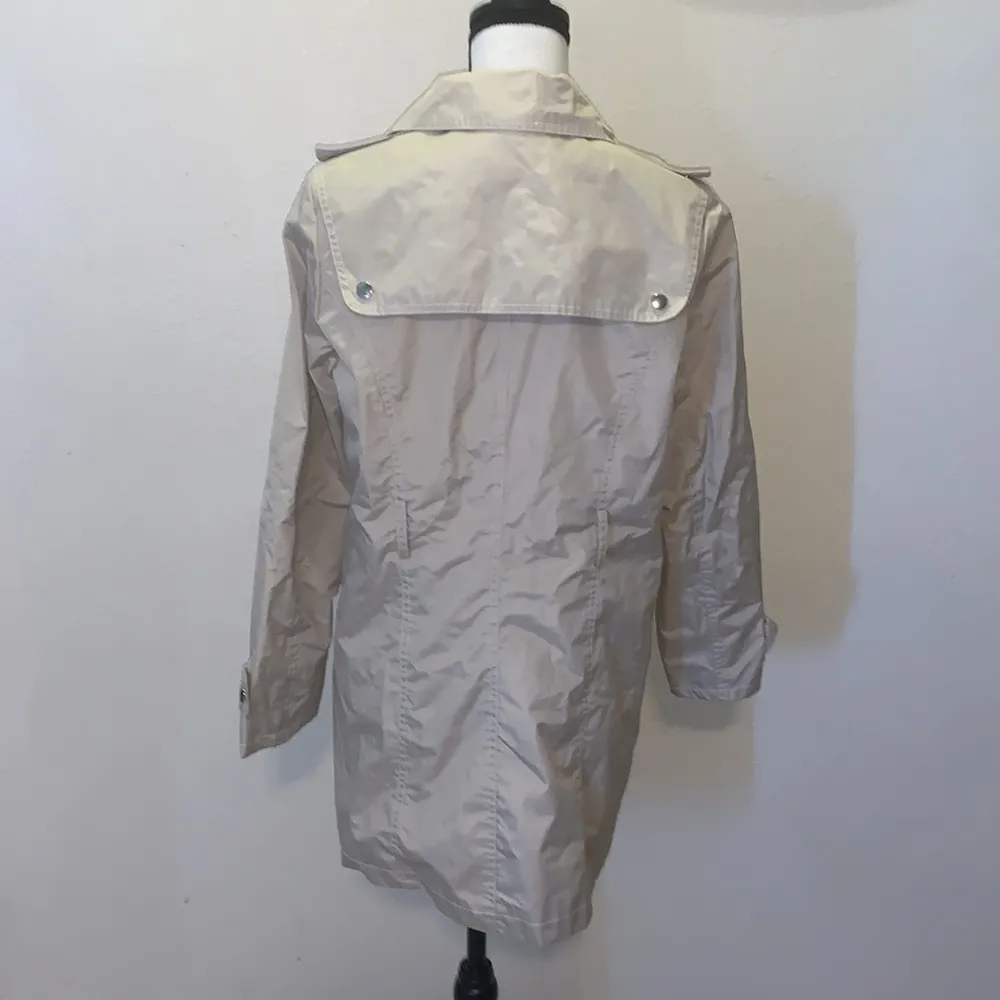 Jaclyn Smith  beige winter trench coat - Image 4