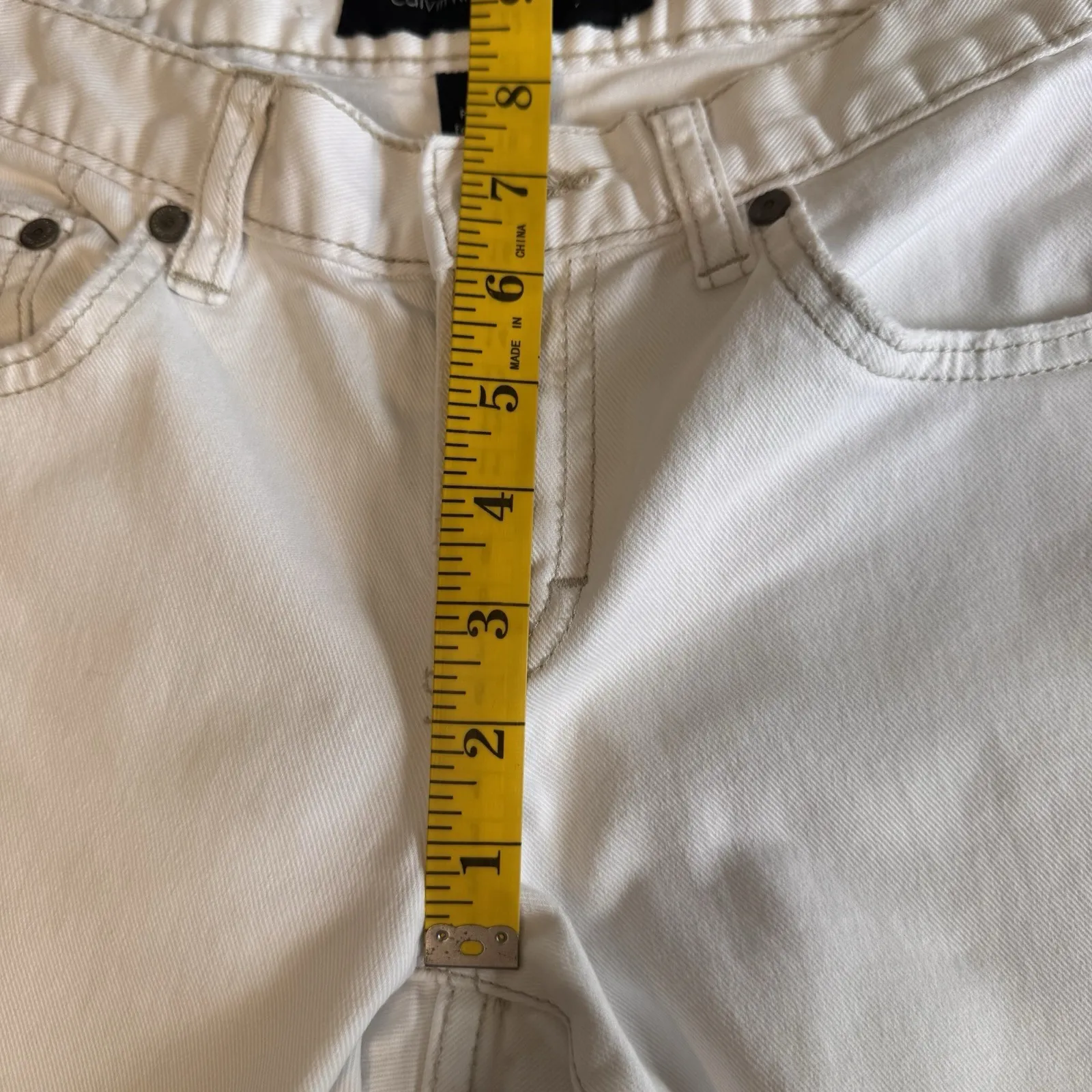 Calvin Klein Women's Sz 2 White Denim Jeans Low Rise Flare 30x27‎ Short - Image 11