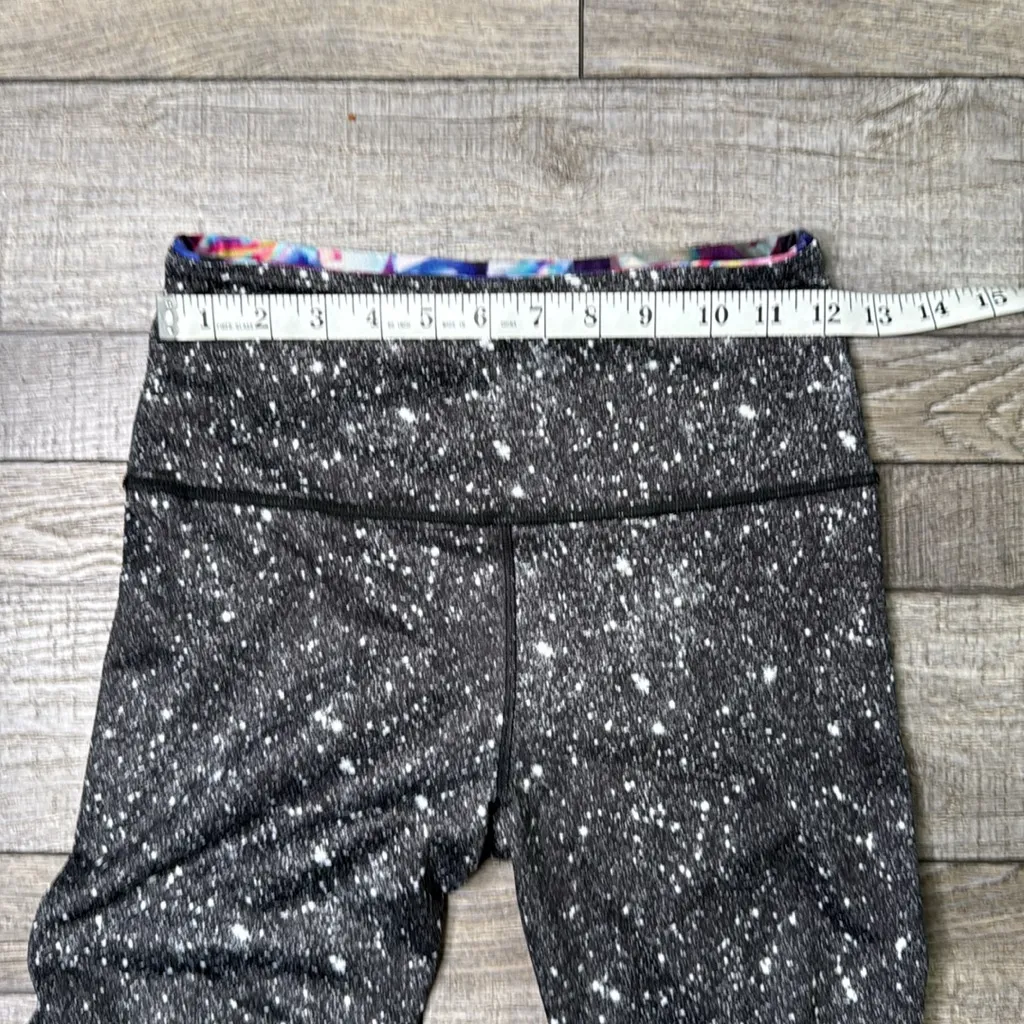 Peloton Colorful Abstract Pattern Reversible Leggings - Image 10