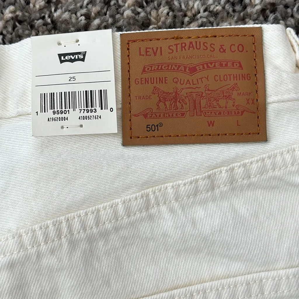 Levi's 90s Jean Shorts - Image 8