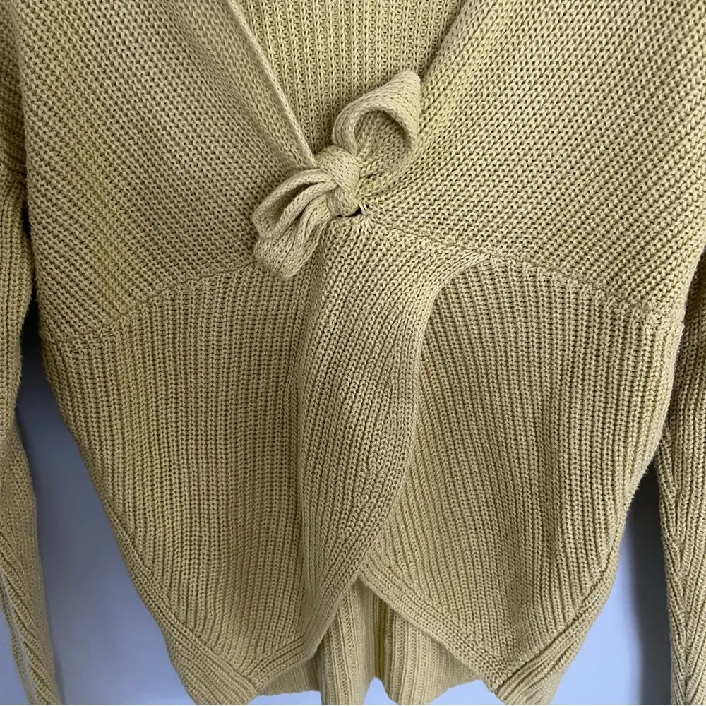 Loft sweater with super cute open back with bow detail. Size XS - Image 5