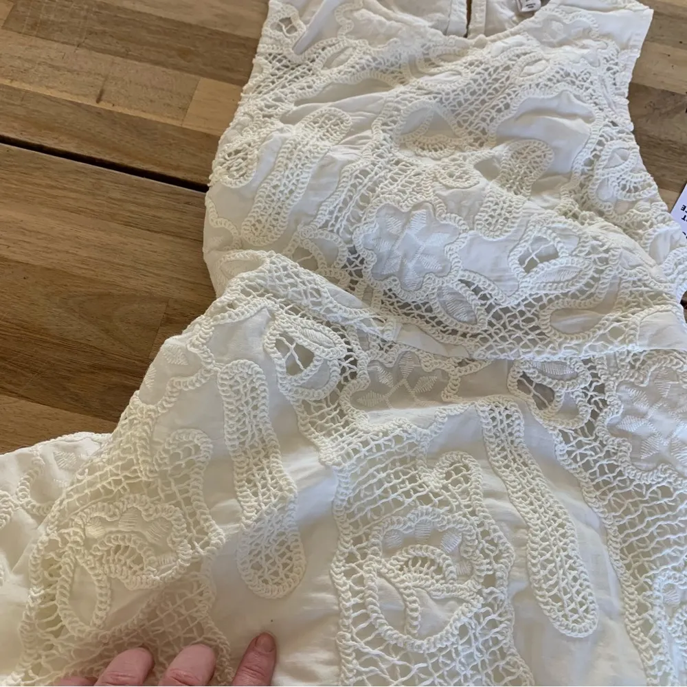 NWT  Ivory Embroidered Lace Sleeveless Cut Out Back Dress 2 - Image 7