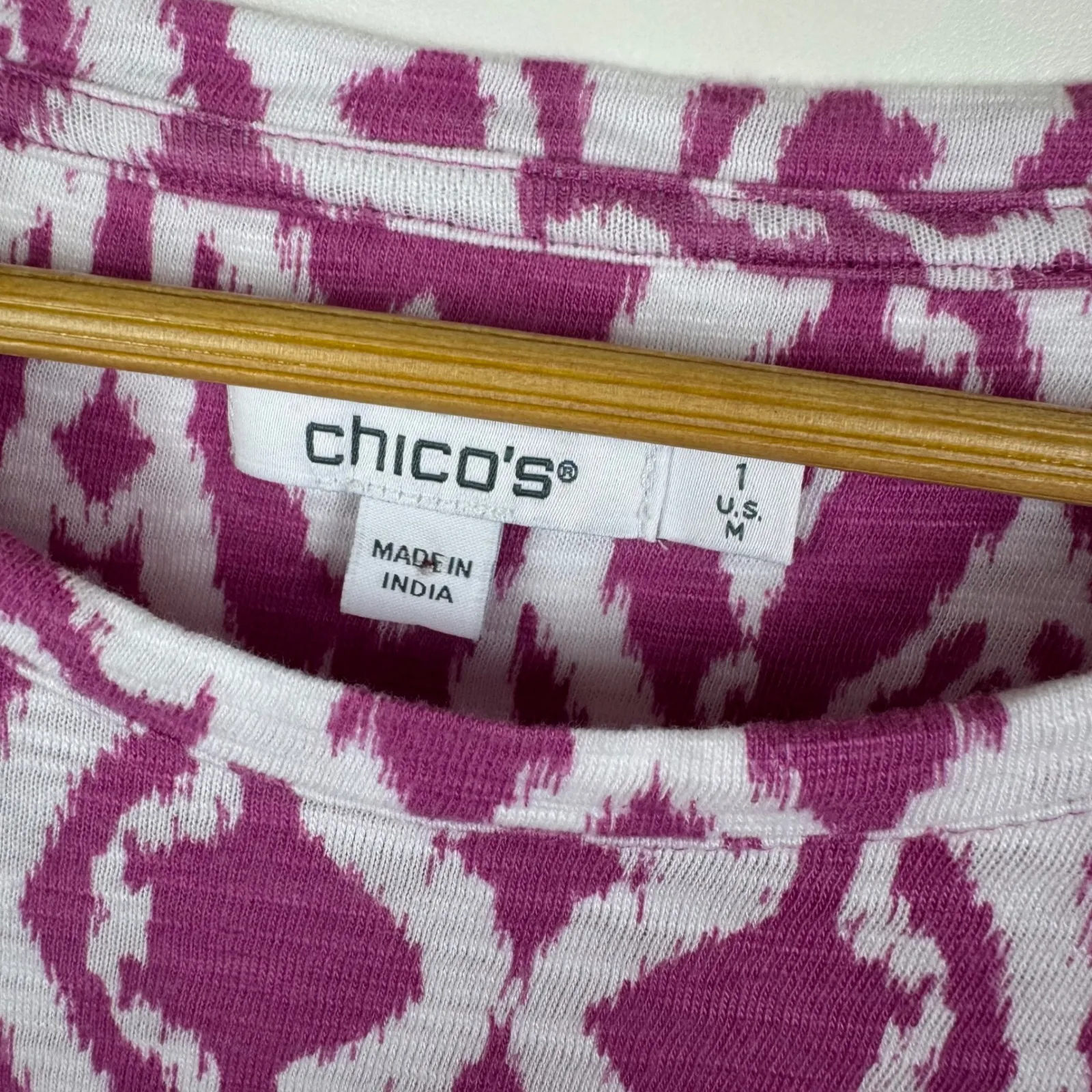 Chicos Ikat Puff Sleeve Slub Tee Size 1 Medium Purple Pink‎ Resort Boho Vacation - Image 5