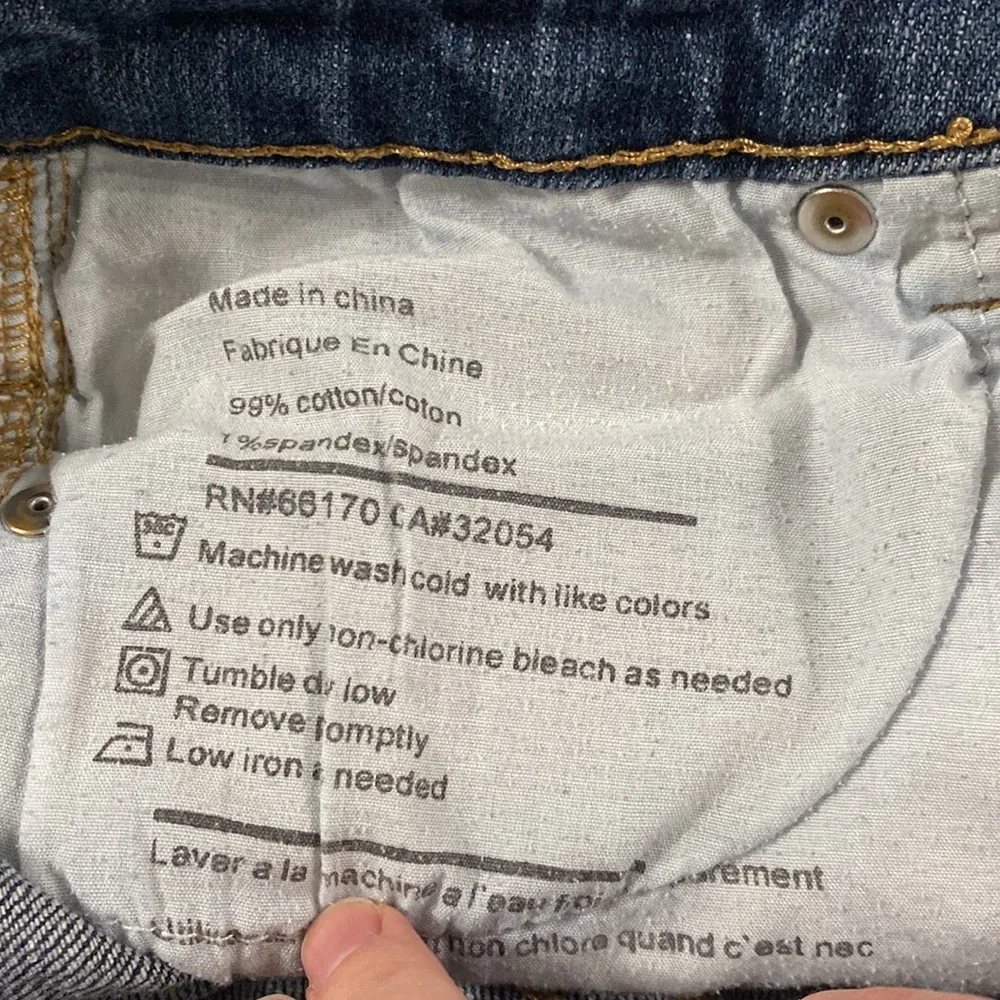 Urban Outfitters BDG Shortie denim cuffed 3” inseam shorts size 25 - Image 9