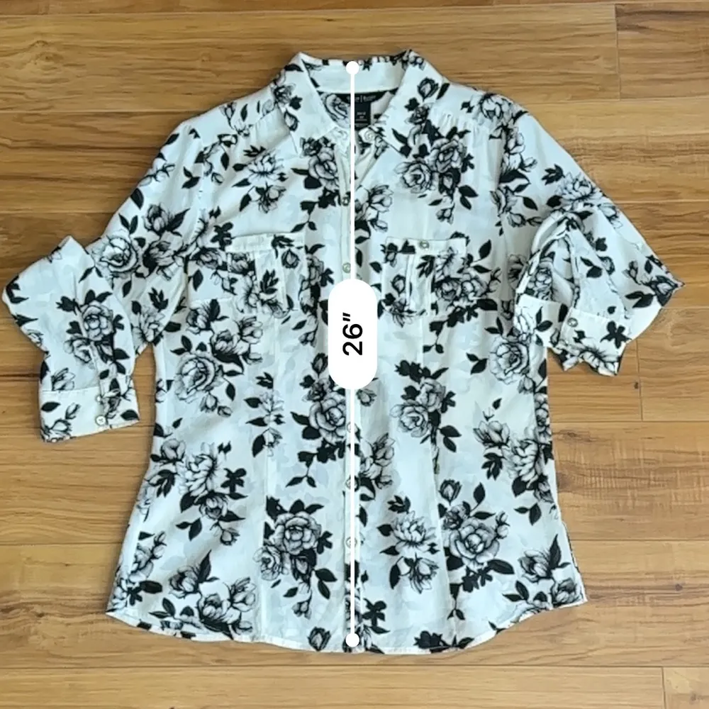 White House Black Market Black and White Floral Button Down Shirt - Image 3