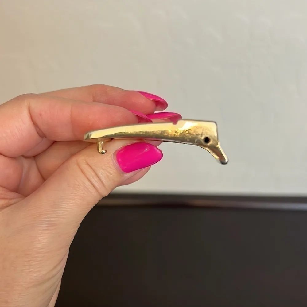 Taner vintage belt buckle Gold tone metal, enamel red with gold tone crocodile - Image 4