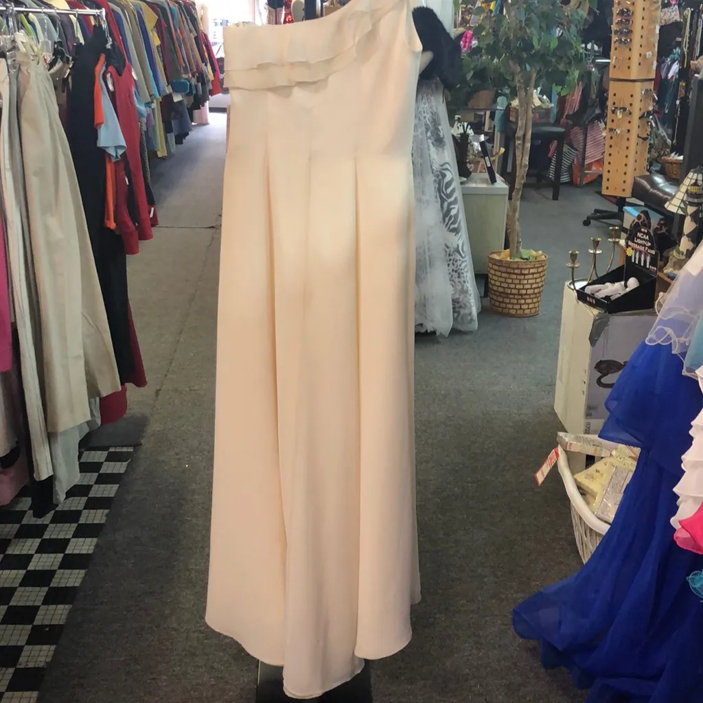 Size16 ivory one shoulder formal dress Size 16 - Image 5