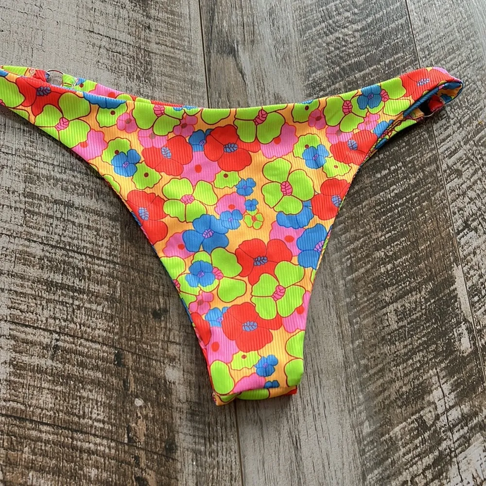 Retro Cheeky Bikini Bottoms Size L - Image 5