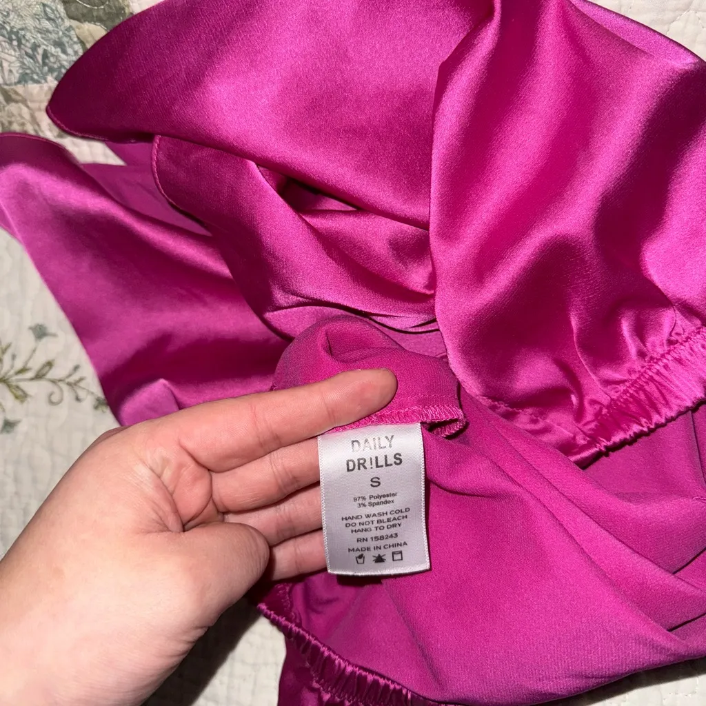 NWOT Daily Drills Pink/Purple Satin‎ Shorts Size Small - Image 2