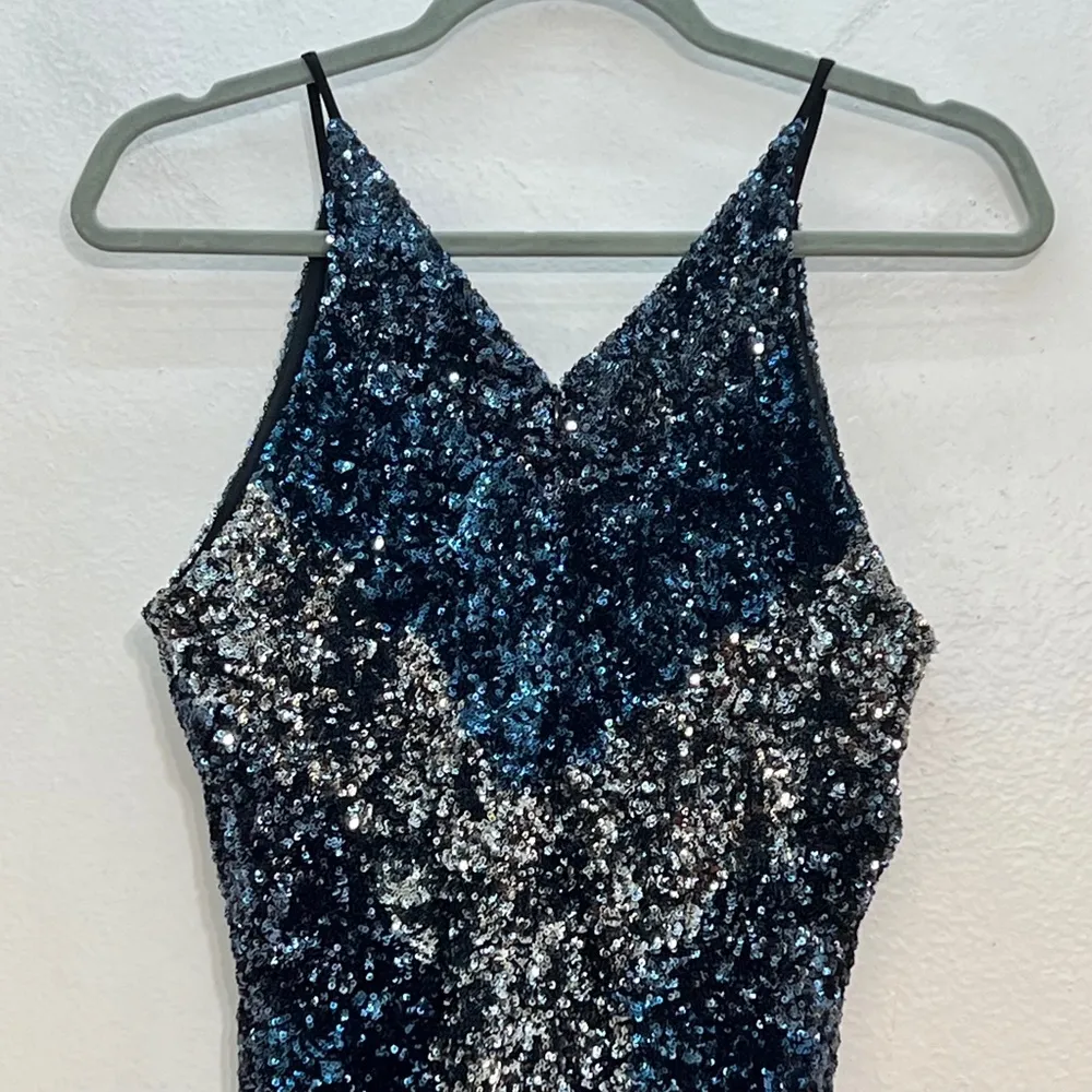 Dress the Population Logan Sequin Plunge V-Neck V Back Mini Dress - Image 7