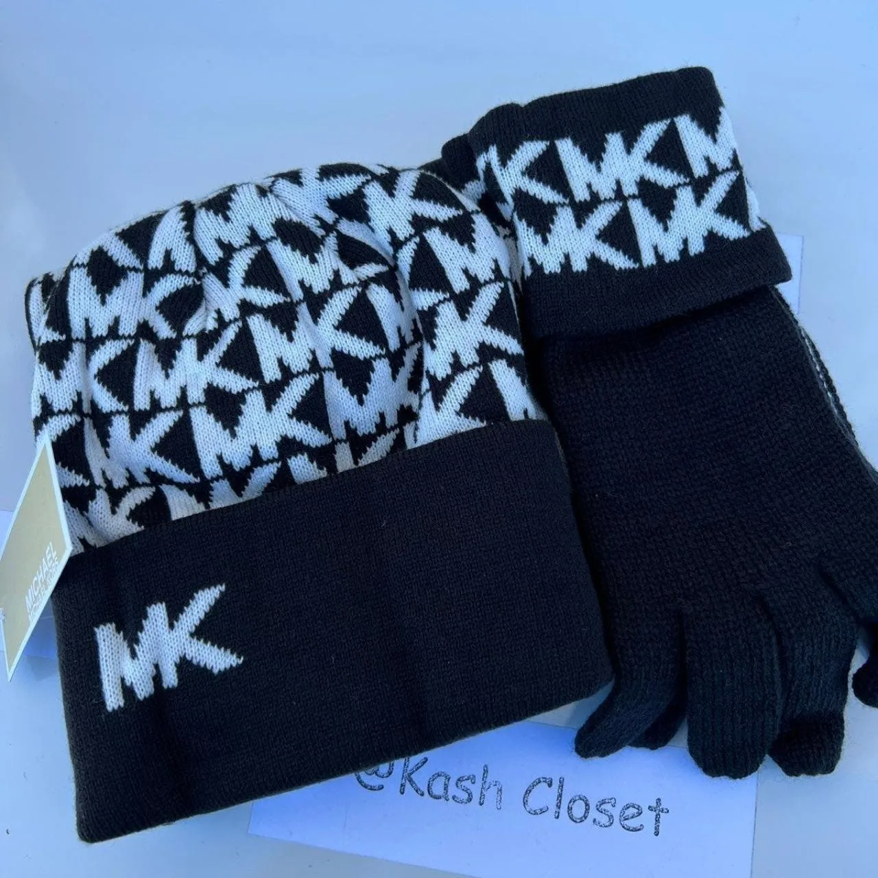 Michael Kors Black Hat Gloves Scarf Gift Box Set - Image 2