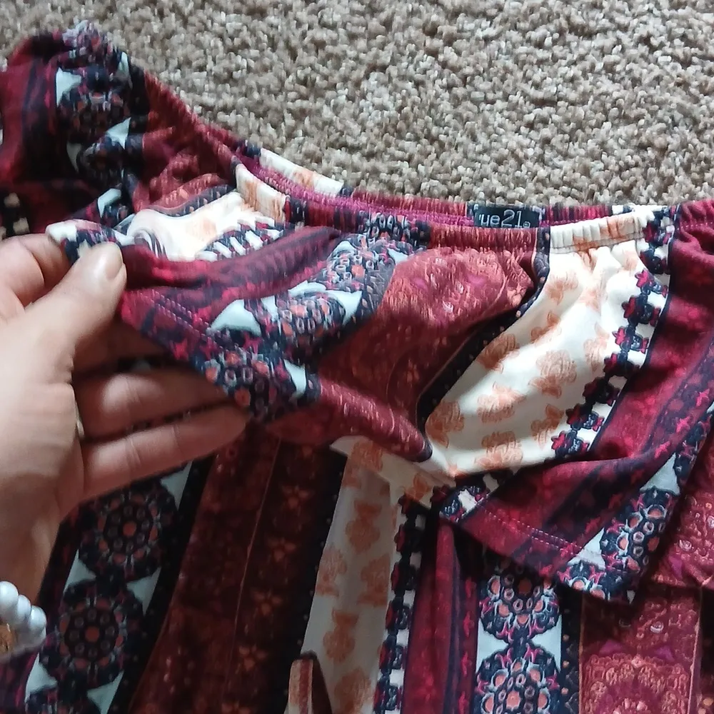 Rue 21  boho ruffle top off shoulder Romper size large - Image 5