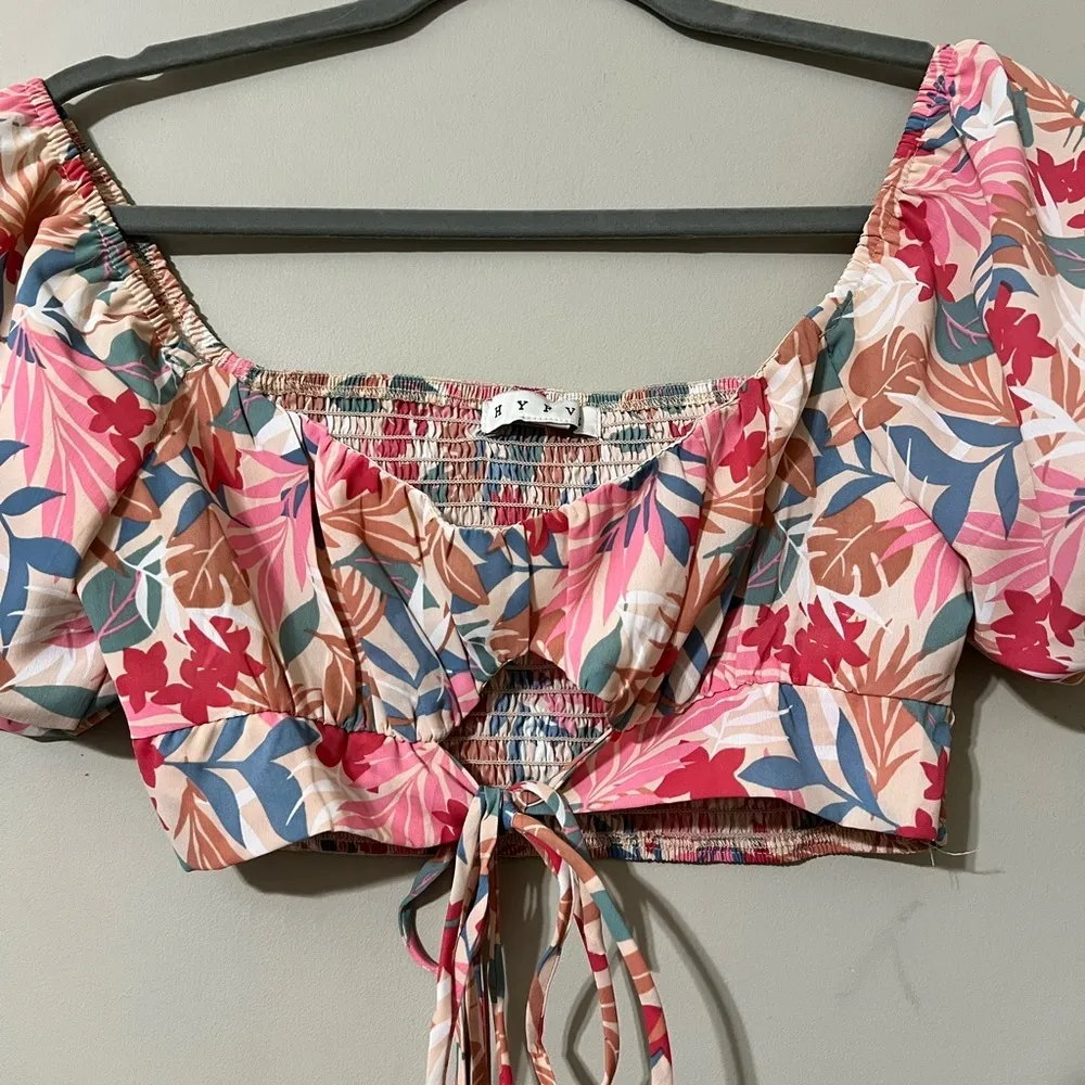 HYFVE large walking your way cropped floral print sweetheart neck puff sleeve - Image 8